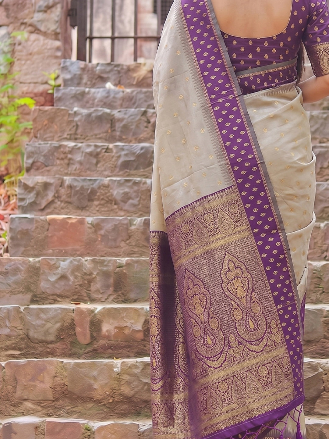 Peachmode Chiku Cotton Woven Saree - Image 5