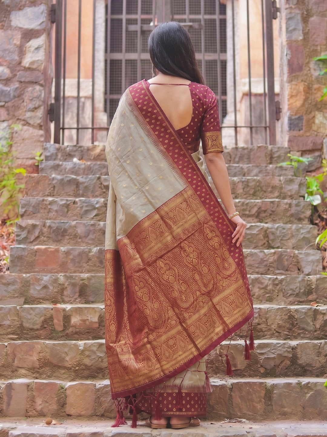 Peachmode Chiku Cotton Woven Saree - Image 2