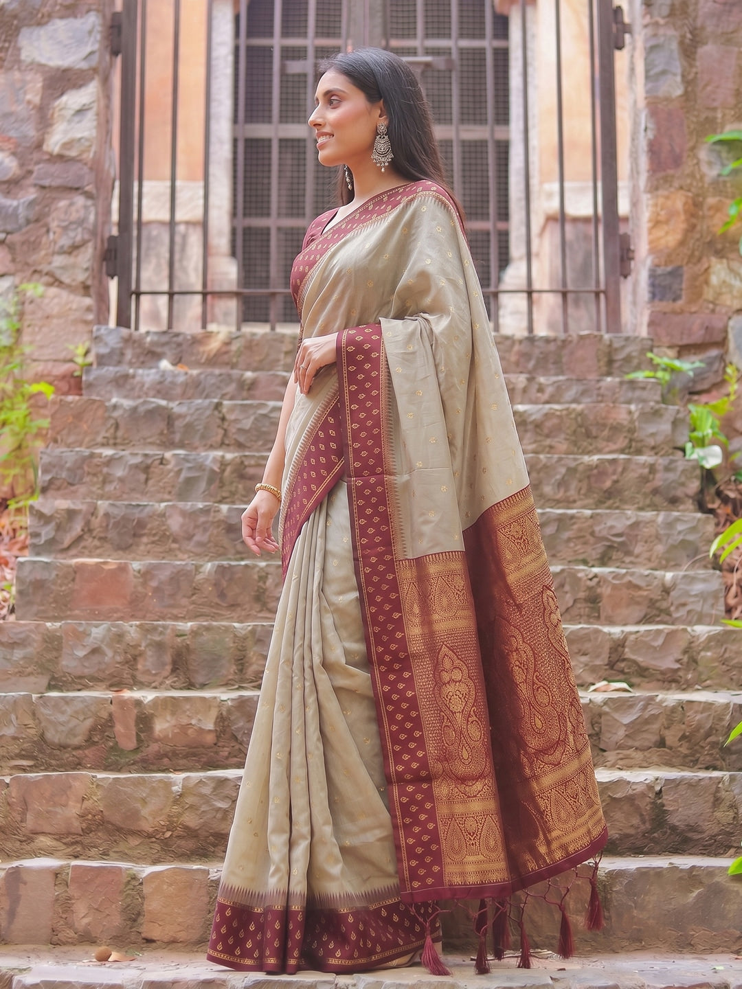 Peachmode Chiku Cotton Woven Saree - Image 3