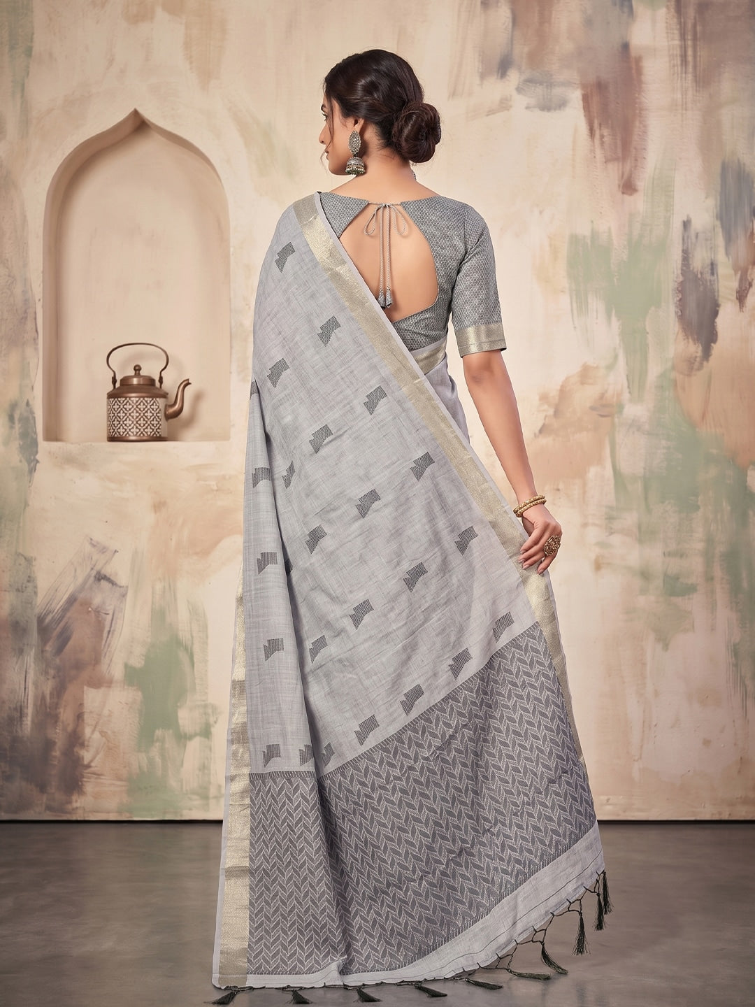 Peachmode Gray Linen Woven Saree - Image 2