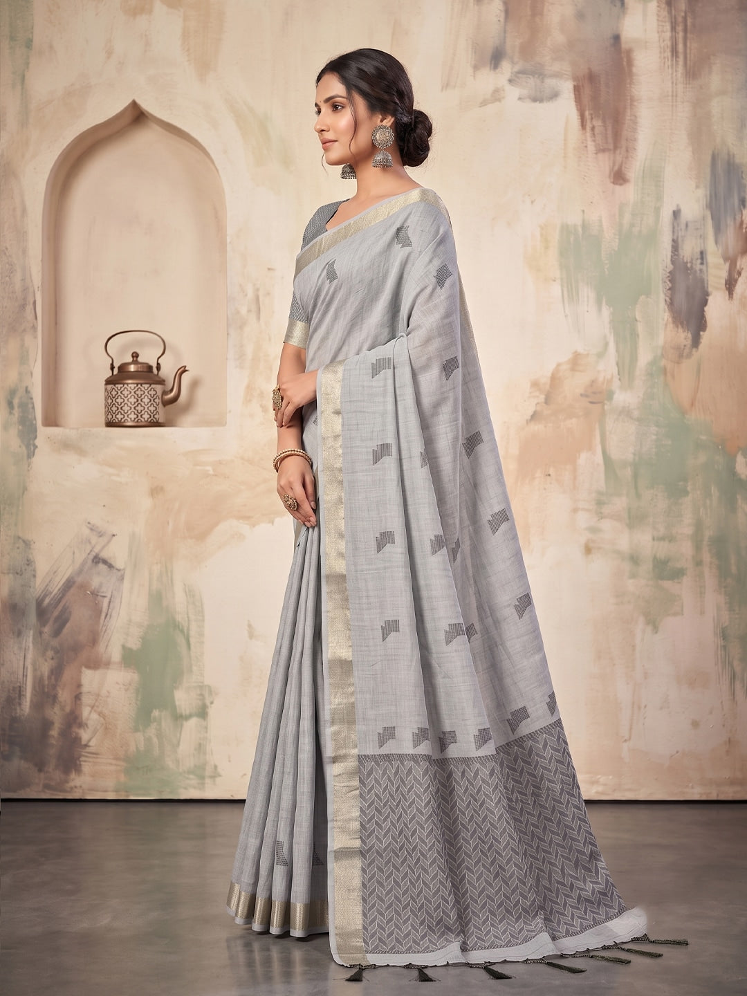 Peachmode Gray Linen Woven Saree - Image 3