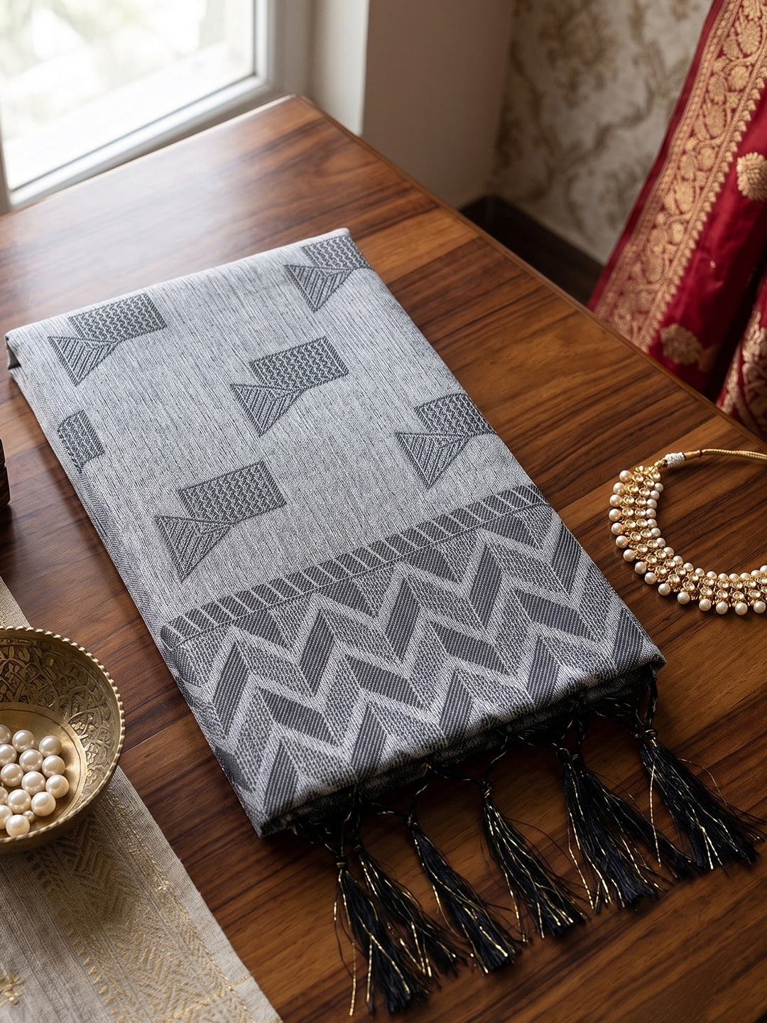 Peachmode Gray Linen Woven Saree - Image 4