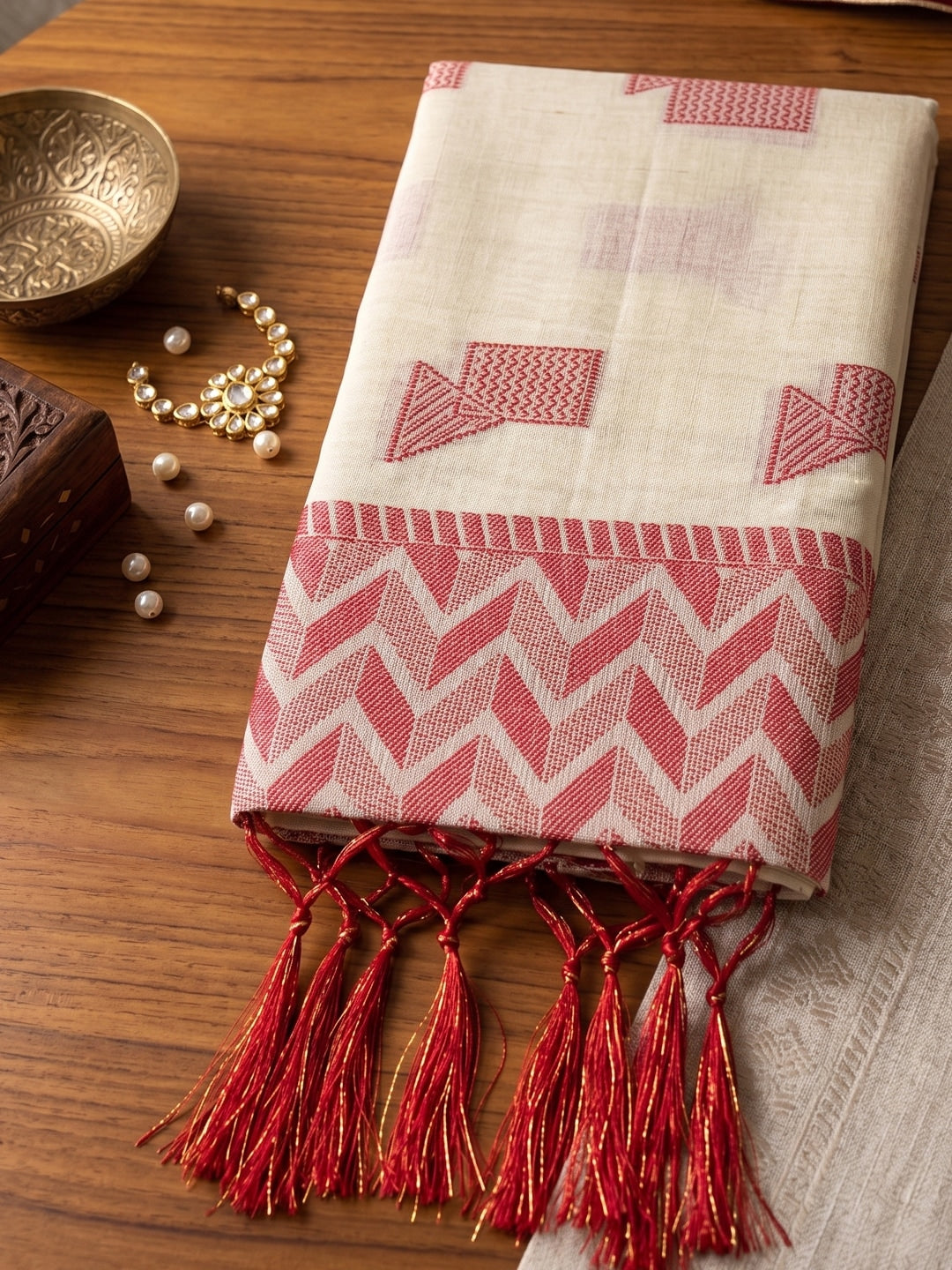 Peachmode Cream Linen Woven Saree - Image 4