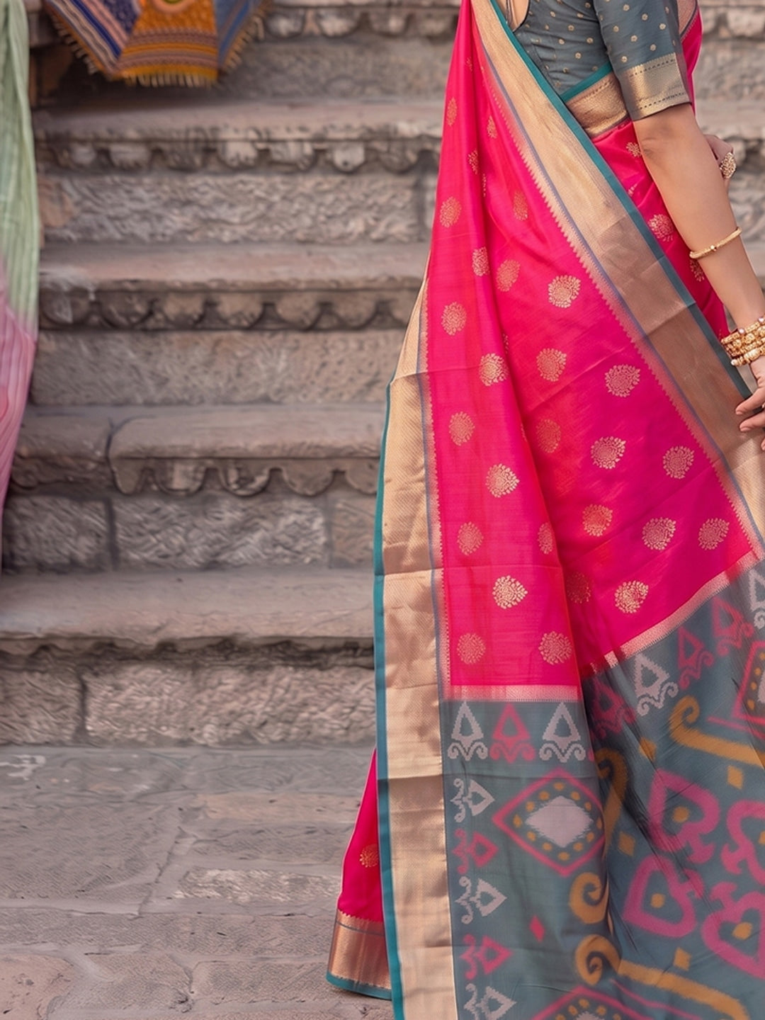 Peachmode Pink Soft Silk Woven Saree - Image 5
