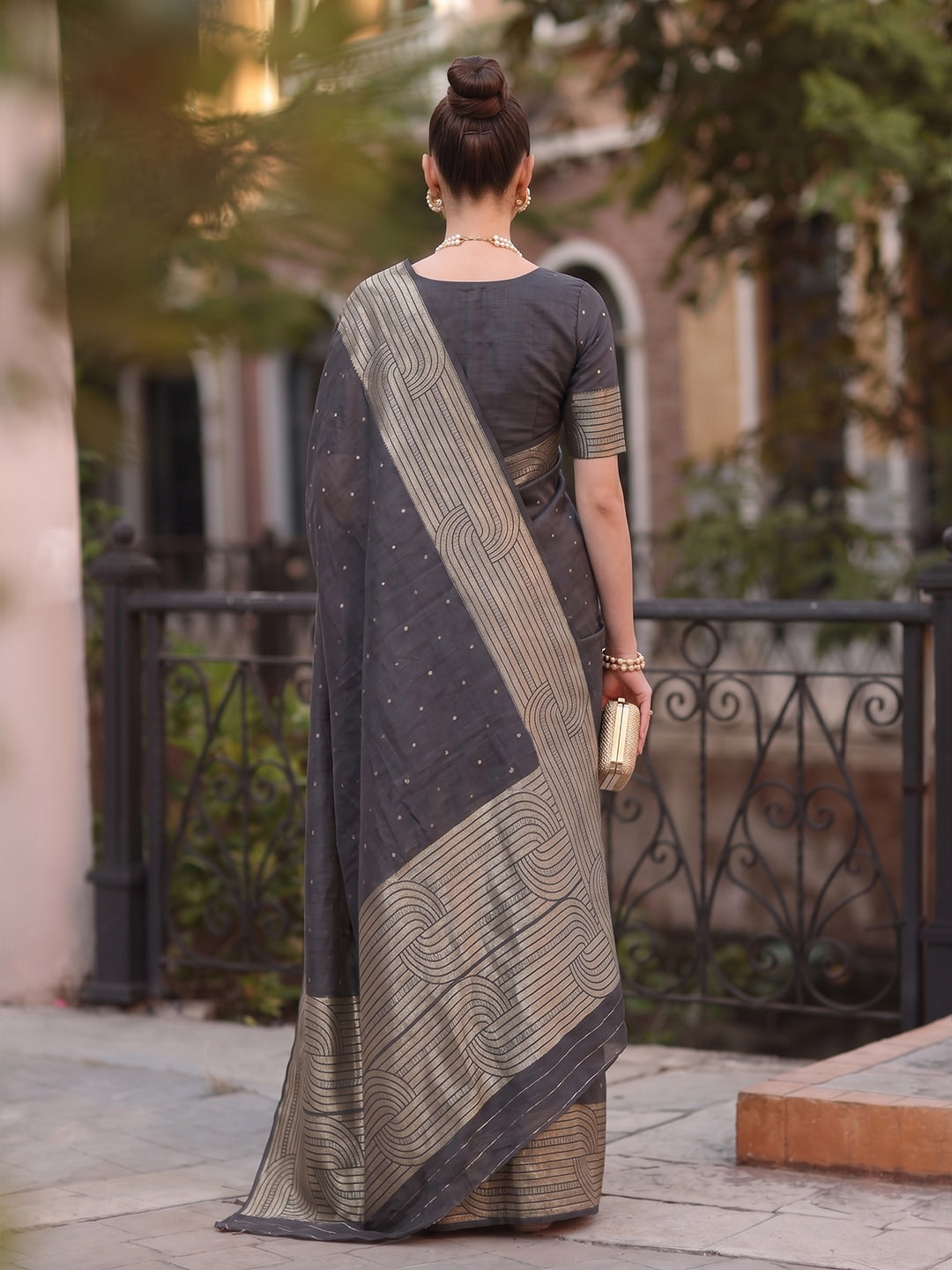 Peachmode Black Cotton Blend Woven Saree - Image 3