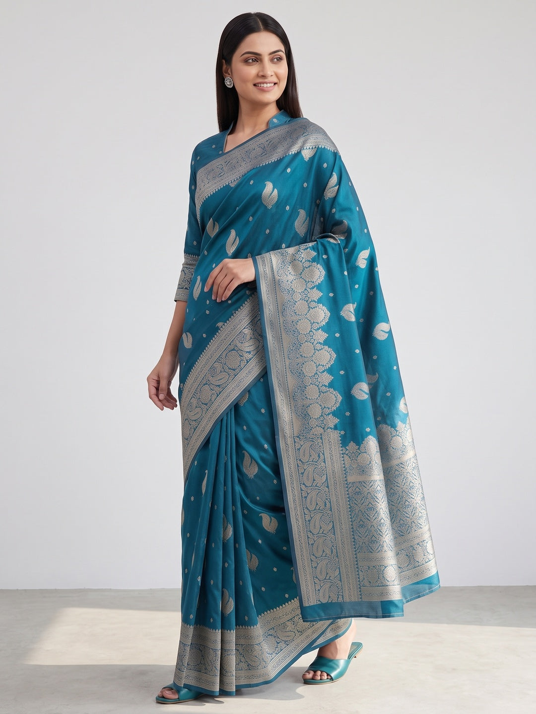 Teal Pure Banarasi Silk Saree Adorned with Exquisite Floral Zari Weaving - Image 4