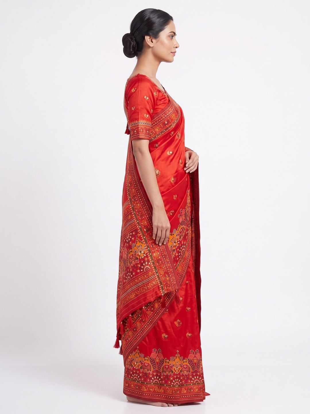 Red Pashmina Silk Weaving Saree Designed in Classic Rajwadi Style for Festive Wear - Image 3