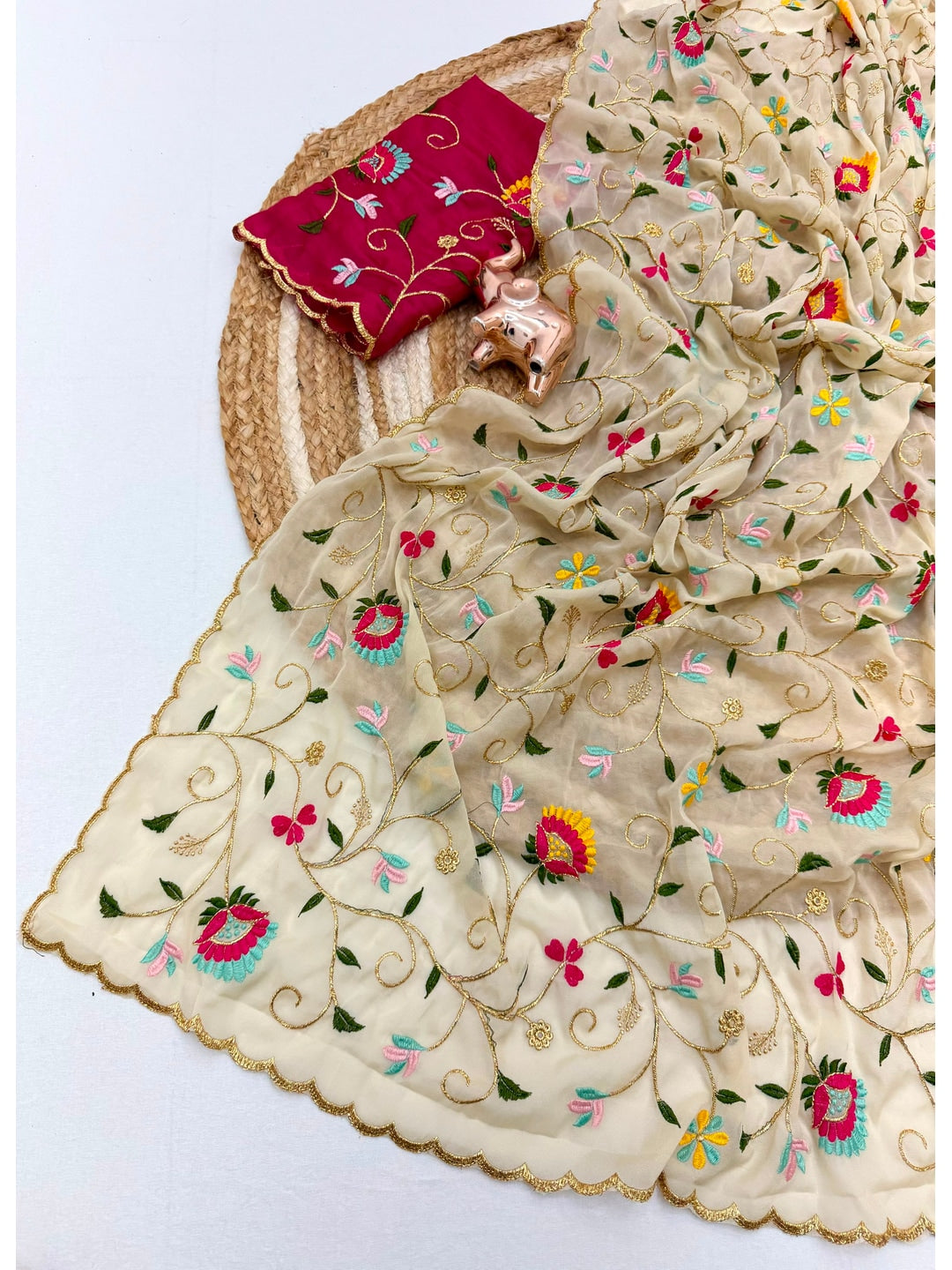 Peachmode Cream Georgette Saree - Image 3