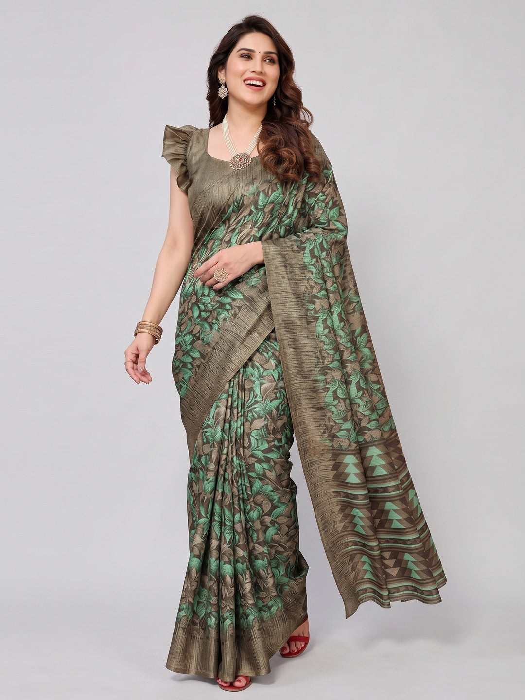 Brown Floral Printed Khaadi Saree - Image 4