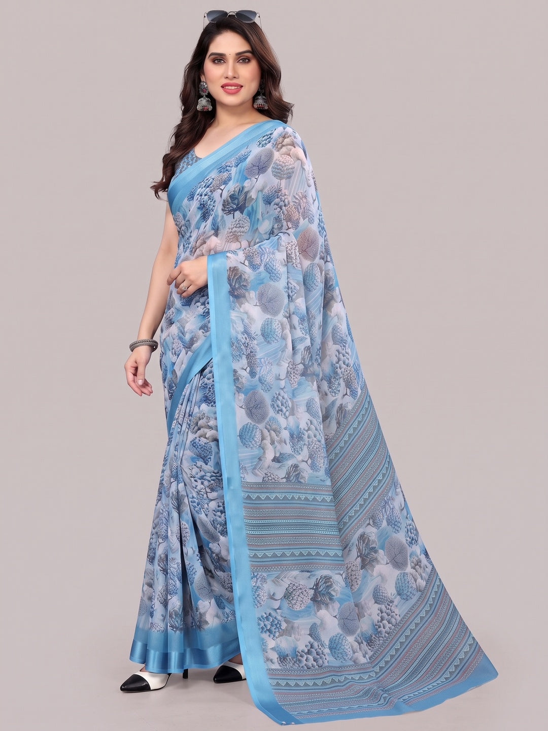 Blue Floral Printed Chiffon Saree - Image 4