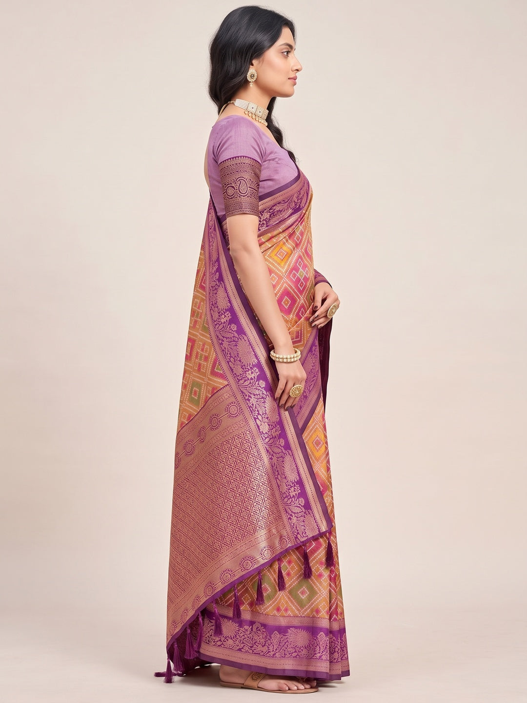Timeless Dark Mustard Geometric & Floral Design Weaving Silk Blend Saree With Stylish Tassels Pallu - Image 3
