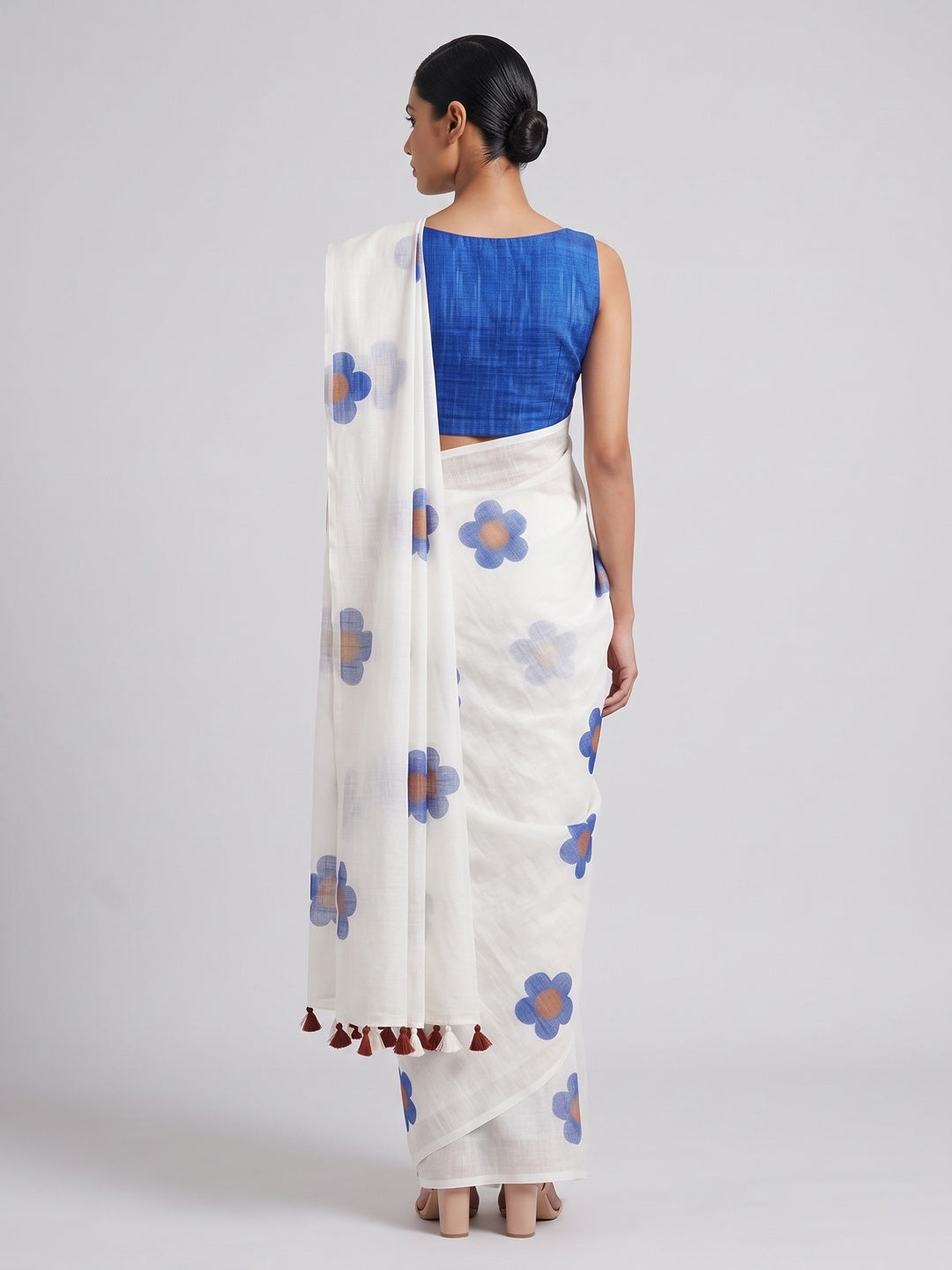 White & Blue Floral Print Saree in Breathable Pure Linen Fabric - Image 2