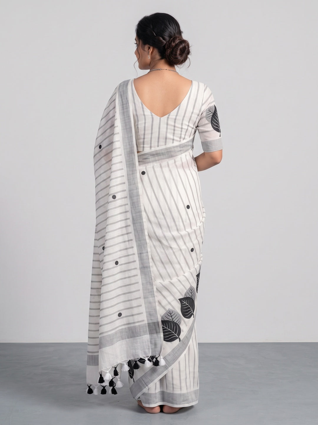White Soft Linen Saree with Artistic Print Detailing - Image 3