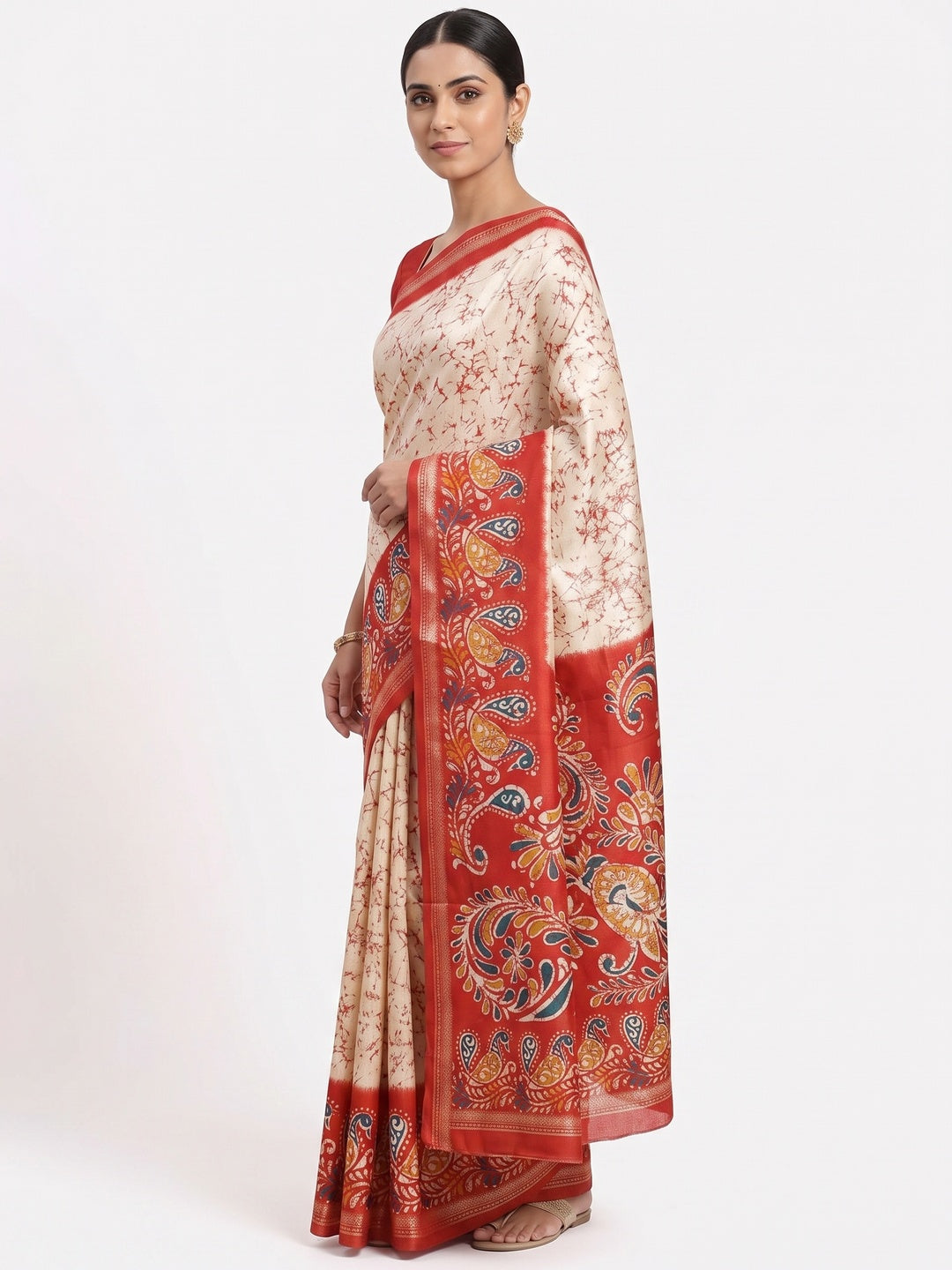 Cream & Red Abstract Printed Dola Silk Saree Enhanced With Kalamkari Art Pallu - Image 3