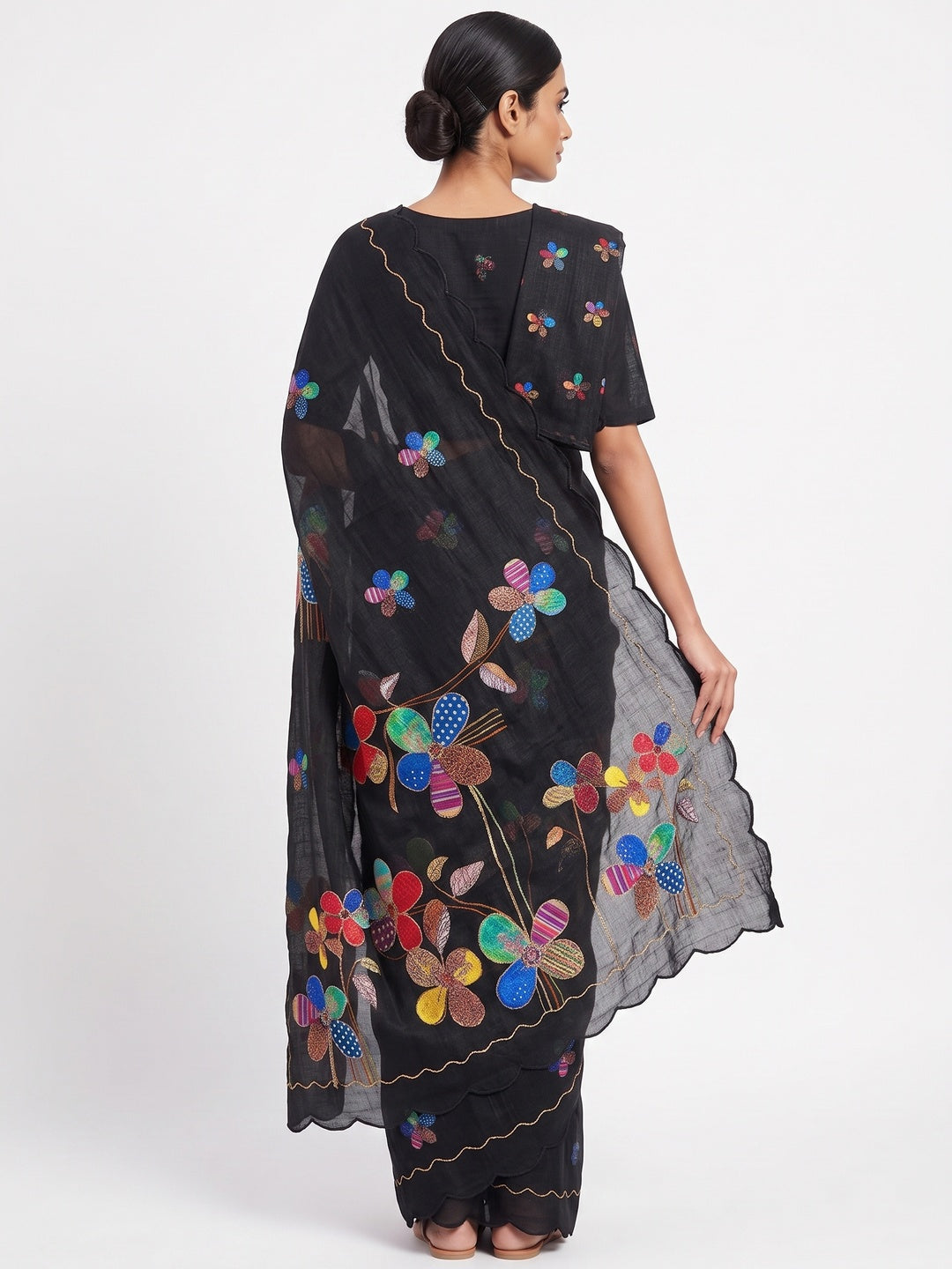 Black Linen Saree Featuring Floral Digital Print With Zari Outline & Cutwork Border - Image 3