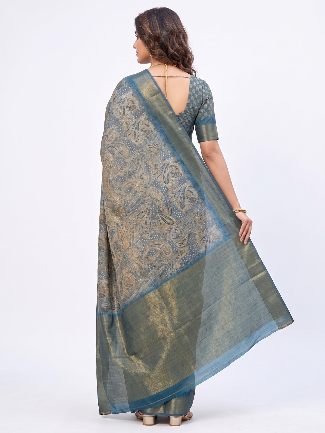 Festive Grey Silk Blend Saree with Subtle Floral Print and Shimmering Zari Border - Image 4