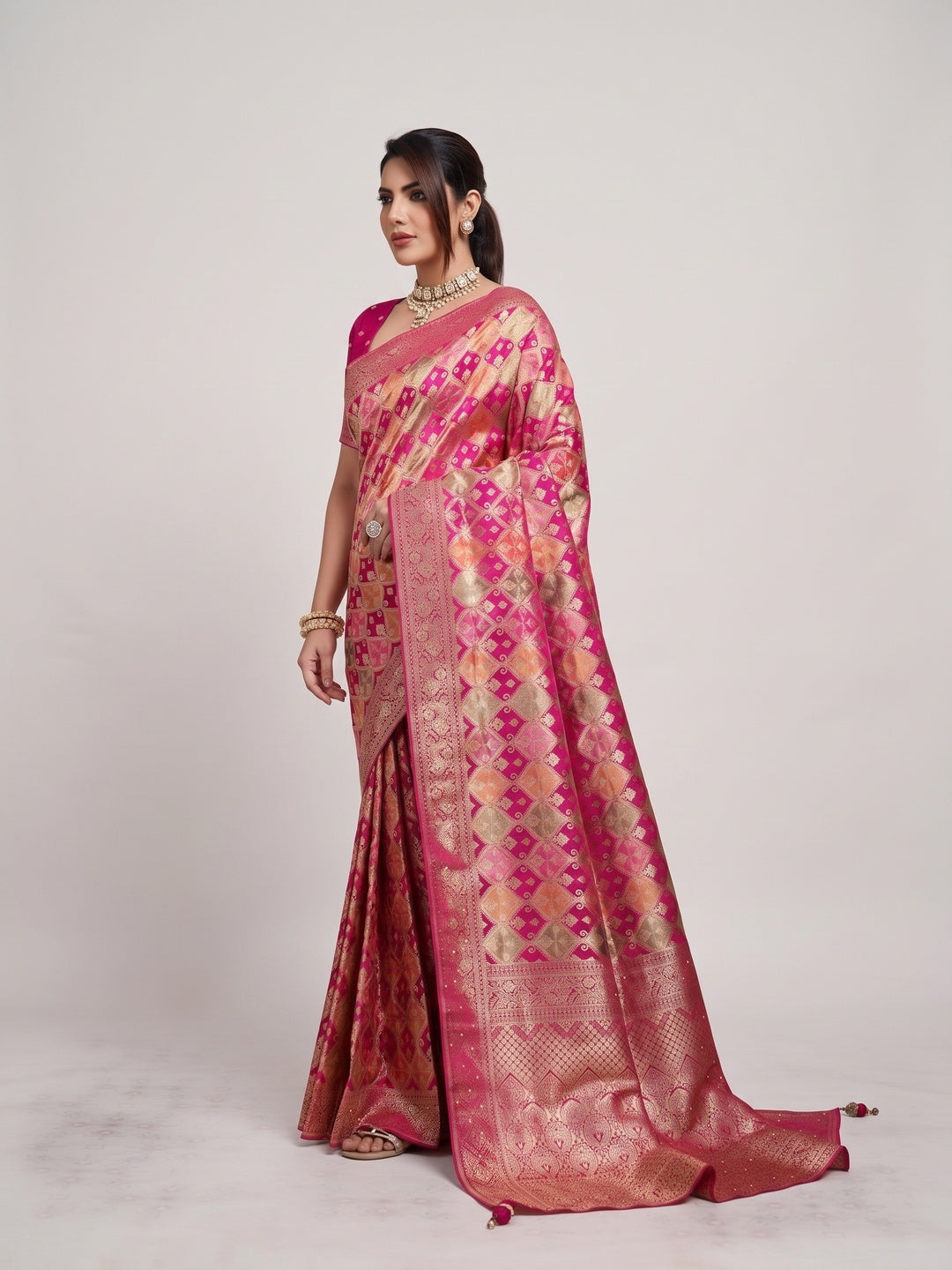 Peachmode Pink Satin Saree - Image 3