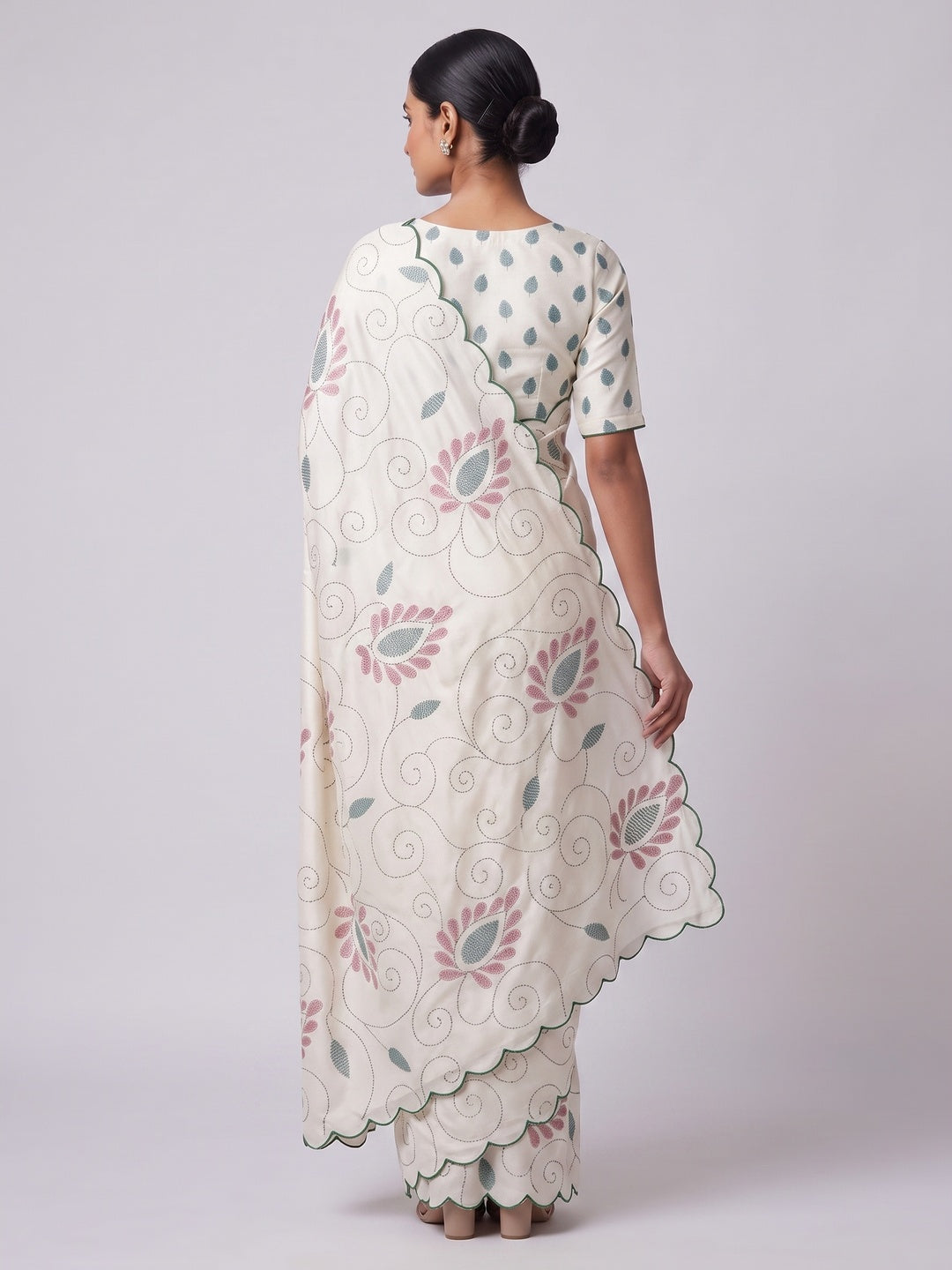 Classic Off White Warli Printed Saree in Lightweight Dola Silk Fabric - Image 3