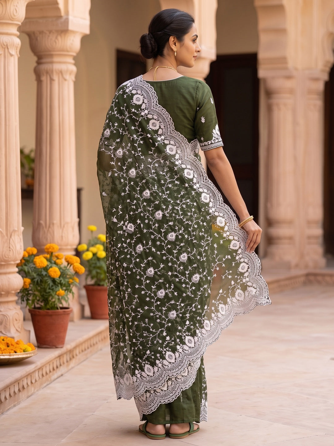 Peachmode Green Floral Embroidered Mul Chanderi Saree - Image 4