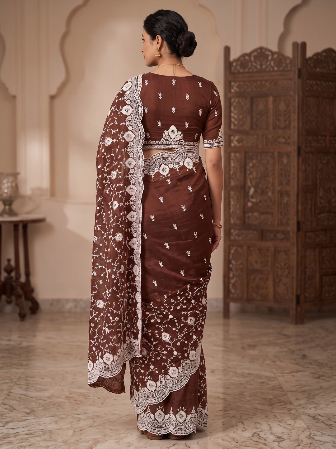 Peachmode Brown Floral Embroidered Mul Chanderi Saree - Image 4