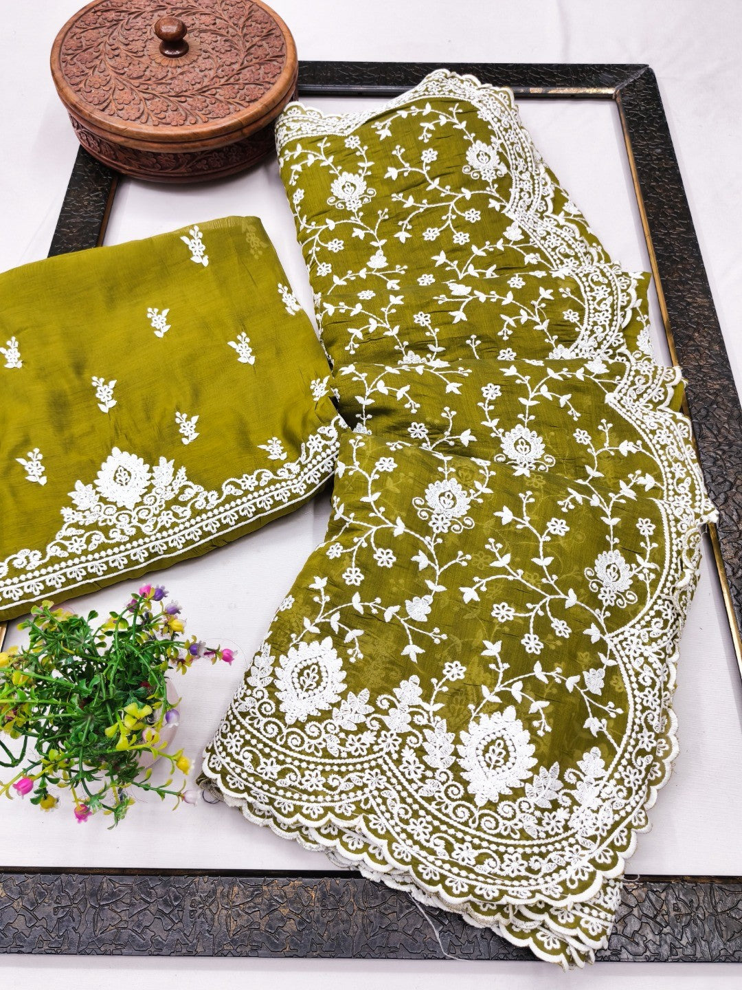Peachmode Olive Floral Embroidered Mul Chanderi Saree - Image 2