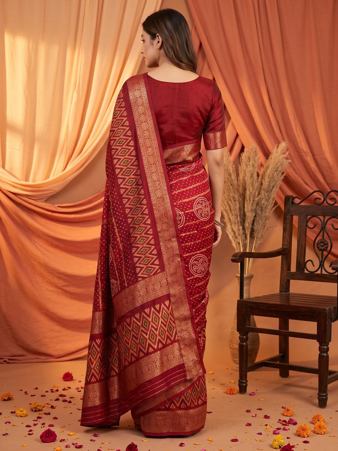 Peachmode Red Bandhani Art Silk Saree - Image 6