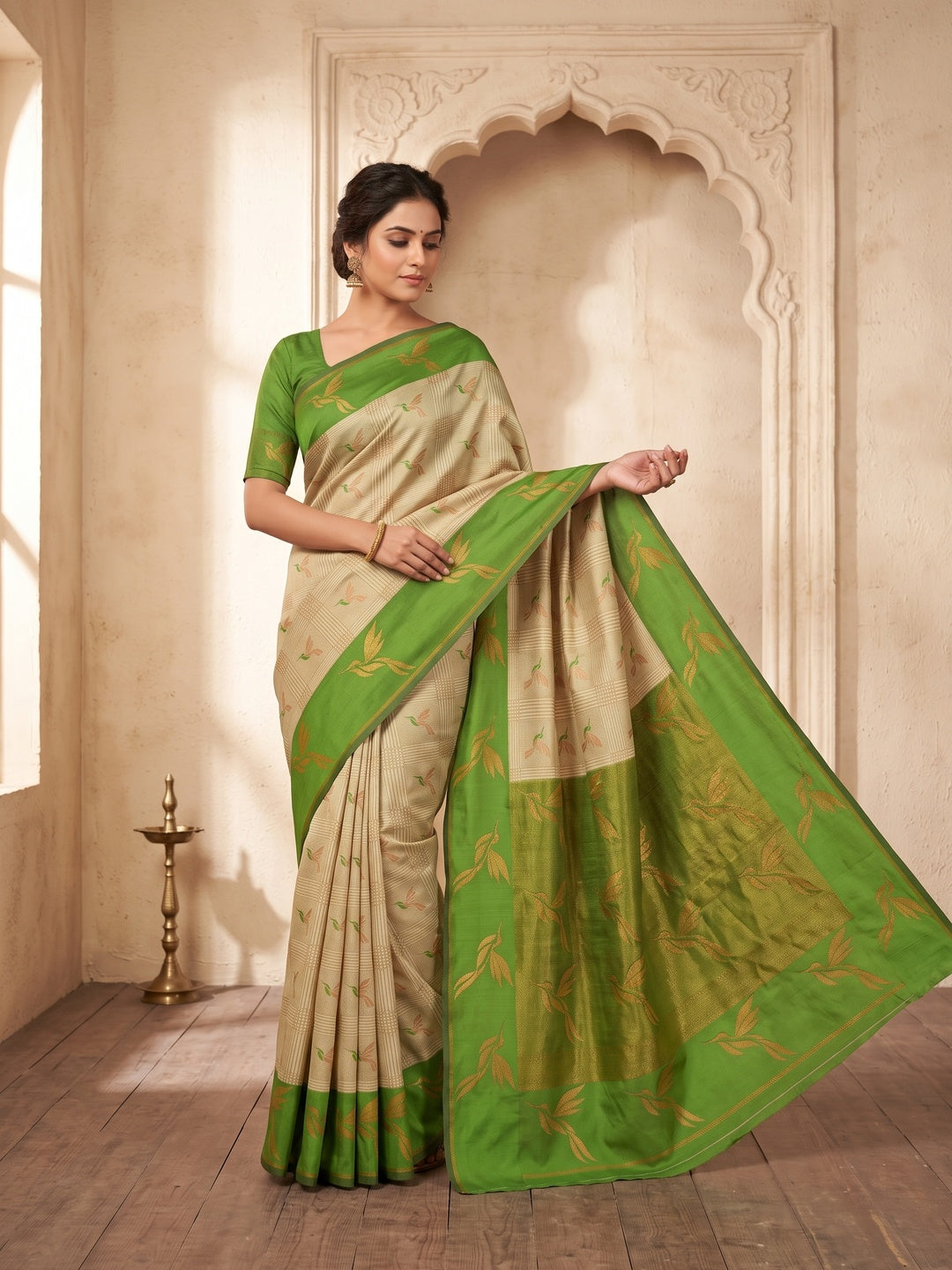 Peachmode Green Banarasi Silk Zari Saree - Image 1