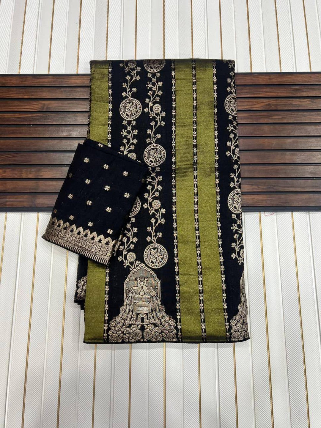 Peachmode Black Georgette Zari Woven Saree - Image 3