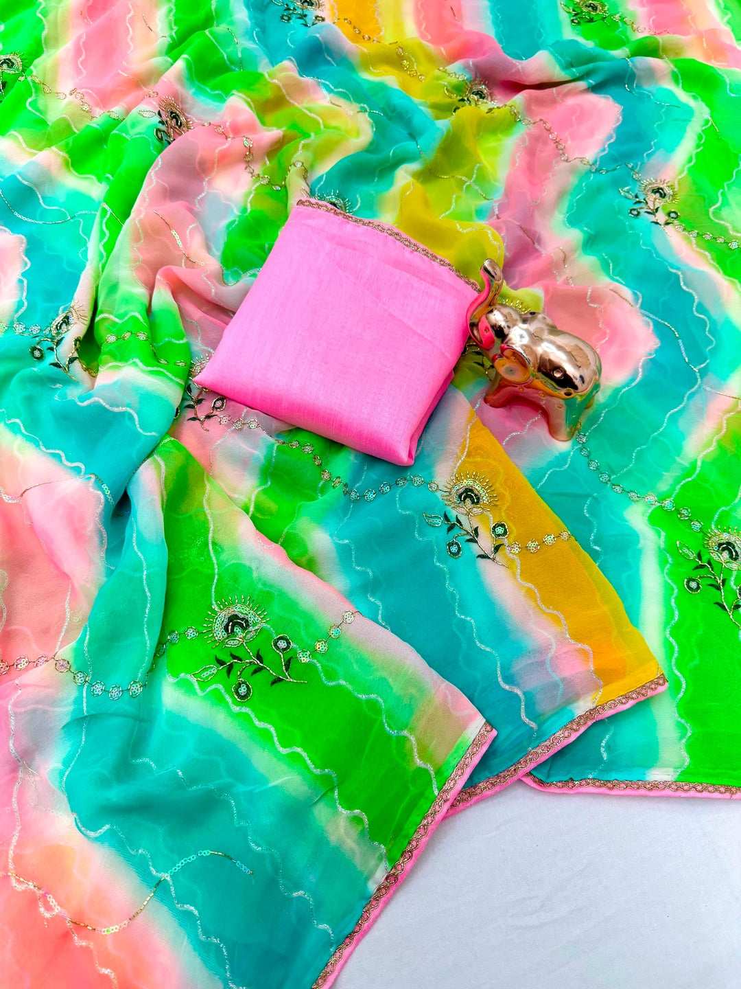 Peachmode Green Pink Hand Work Lehariya Georgette Saree - Image 3