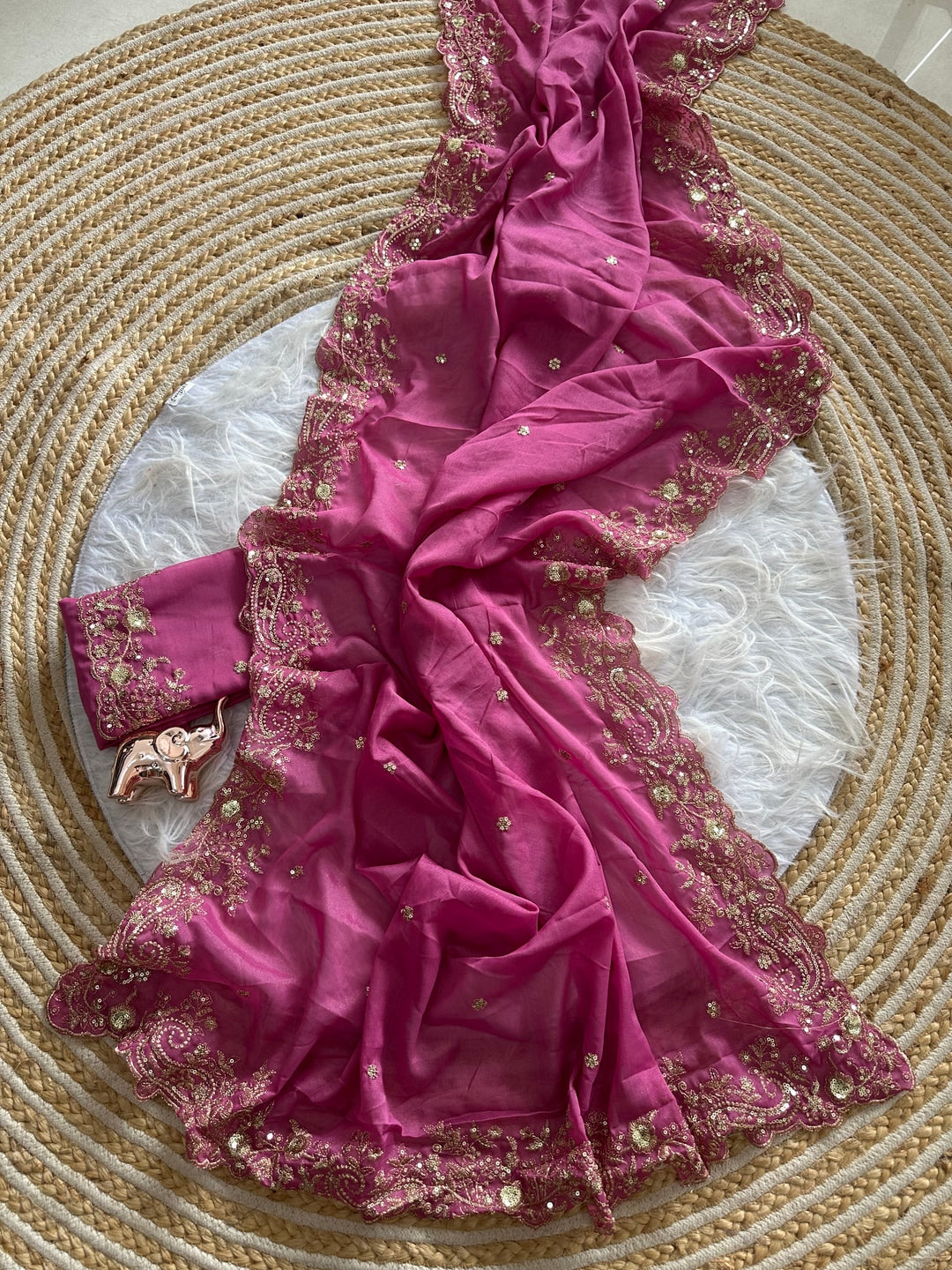Peachmode Onion Pink Sequin Embroidered Georgette Saree - Image 4
