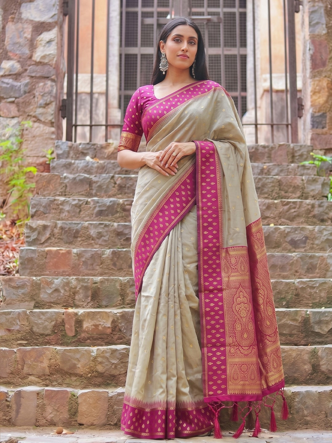 Peachmode Beige Rani Pink Woven Border Cotton Saree - Image 2