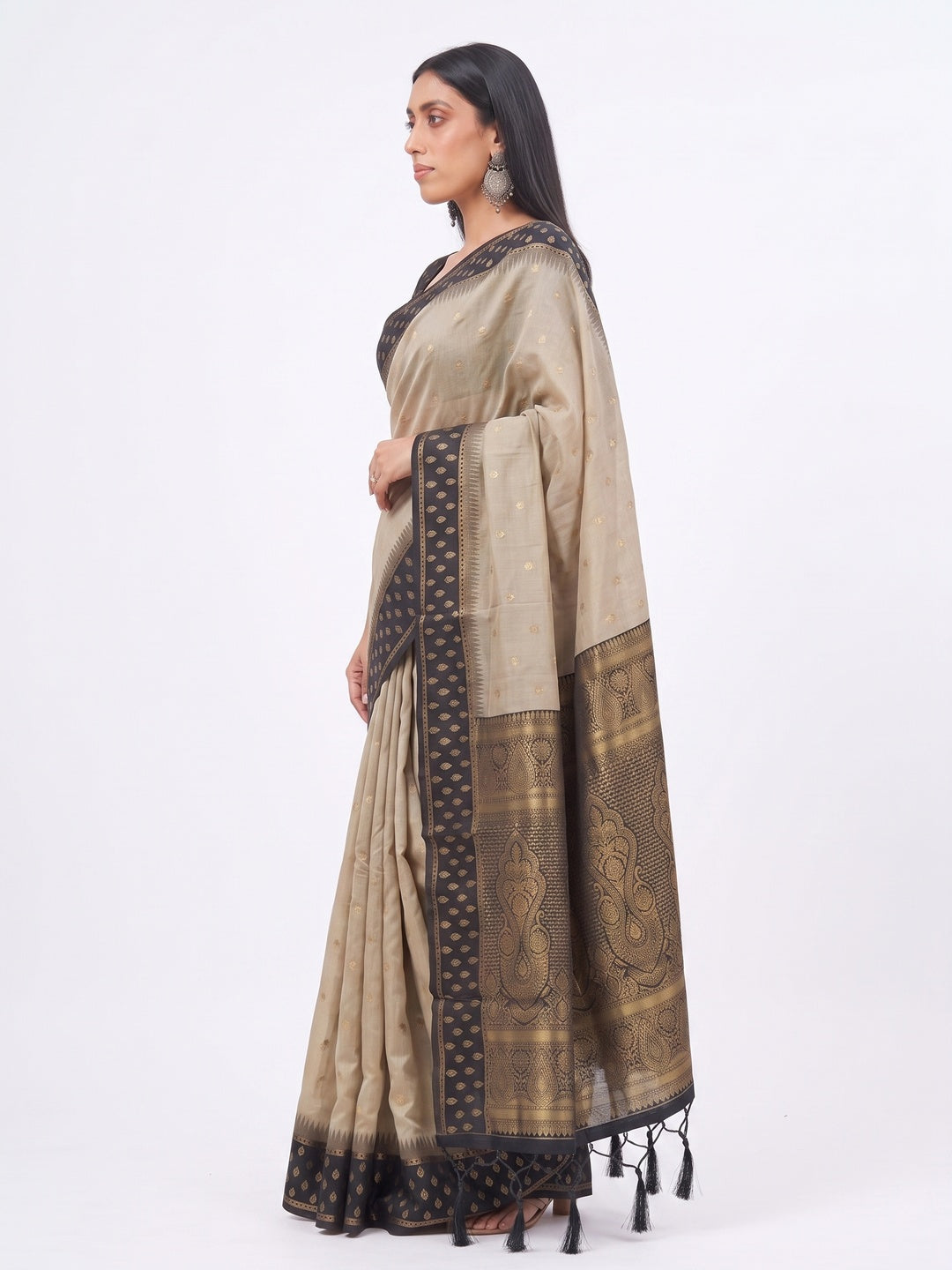 Peachmode Beige Black Woven Border Cotton Saree - Image 4