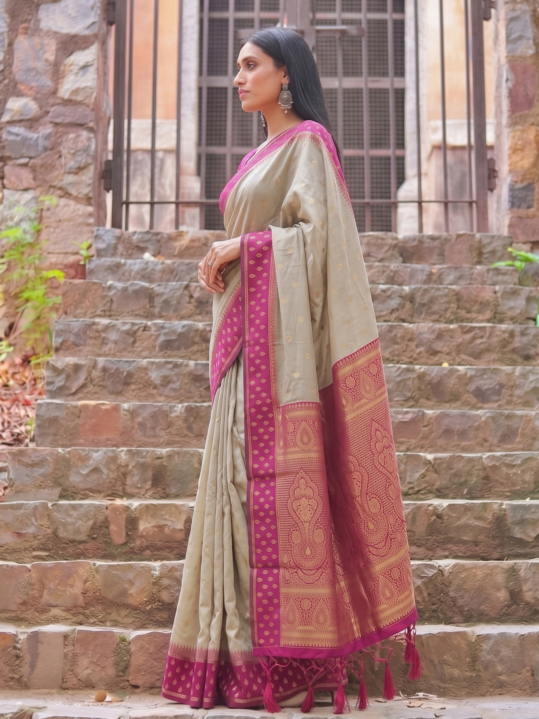 Peachmode Beige Rani Pink Woven Border Cotton Saree - Image 4