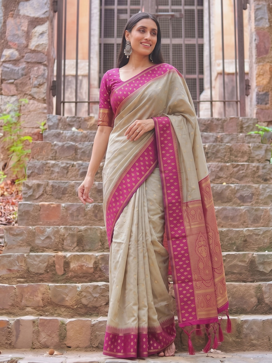 Peachmode Beige Rani Pink Woven Border Cotton Saree - Image 5