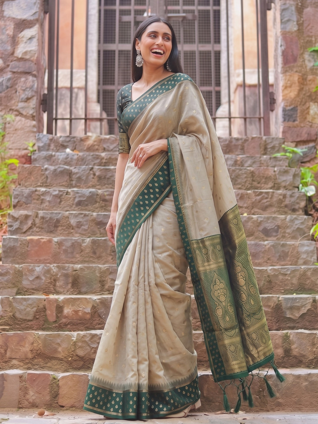 Peachmode Beige Dark Green Woven Border Cotton Saree - Image 5