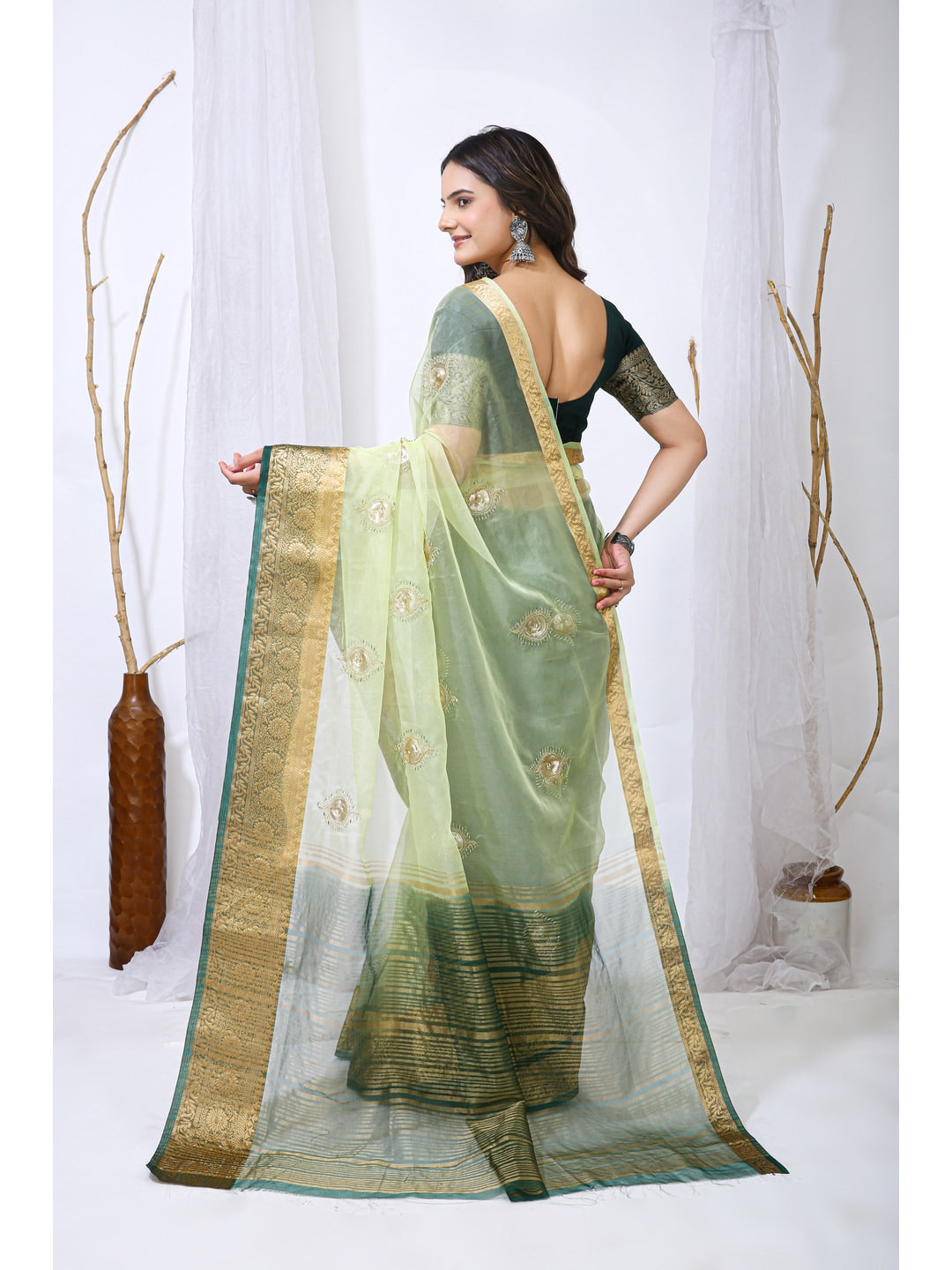 Peachmode Green Sequins Jacquard Kanchipuram Organza Saree - Image 5