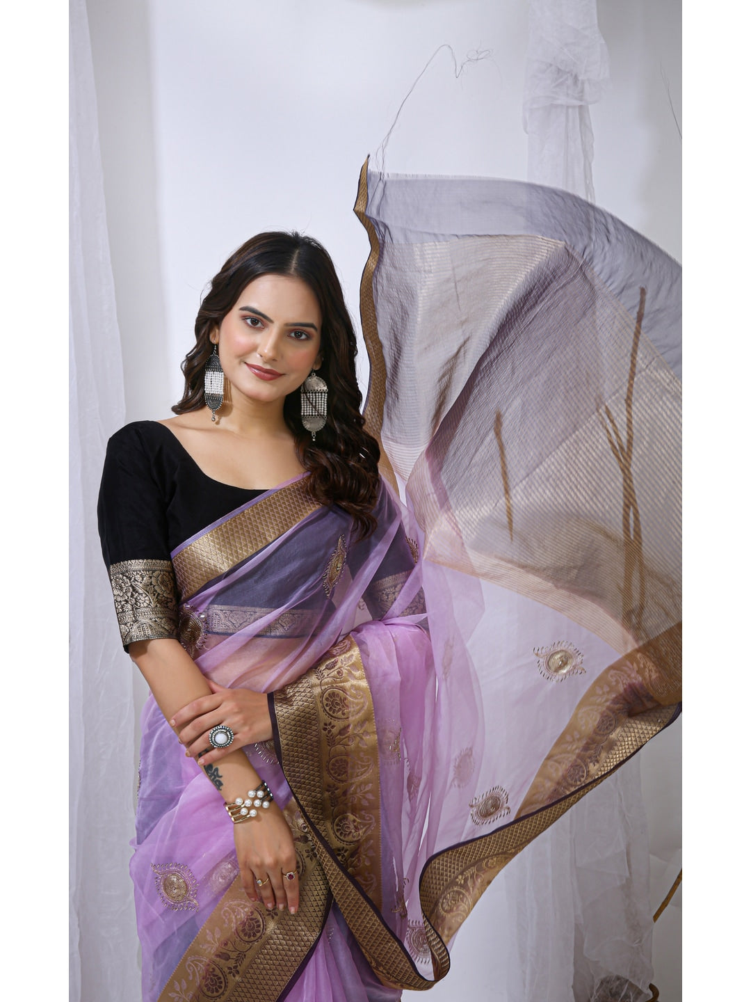 Peachmode Lavender Sequins Jacquard Kanchipuram Organza Saree - Image 4