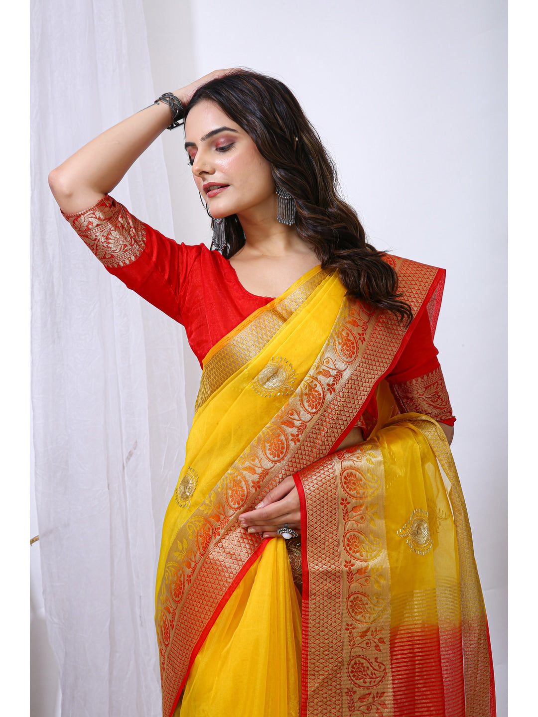 Peachmode Yellow Sequins Jacquard Kanchipuram Organza Saree - Image 4