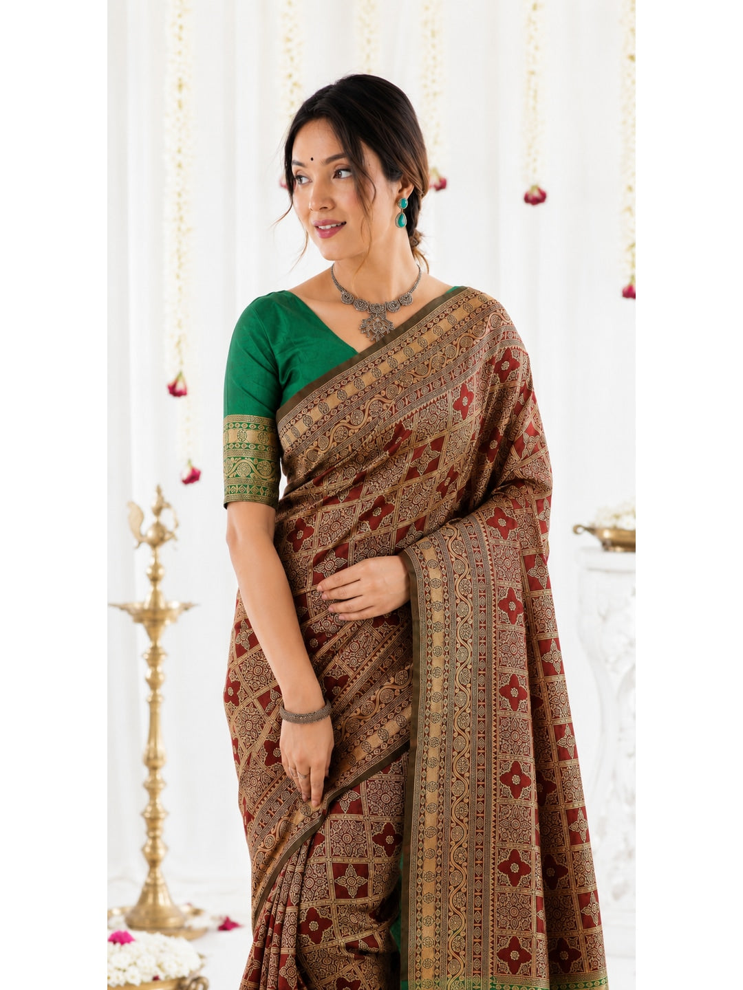 Peachmode Rust Green Jacquard Woven Kanchipuram Lichi Silk Saree - Image 2