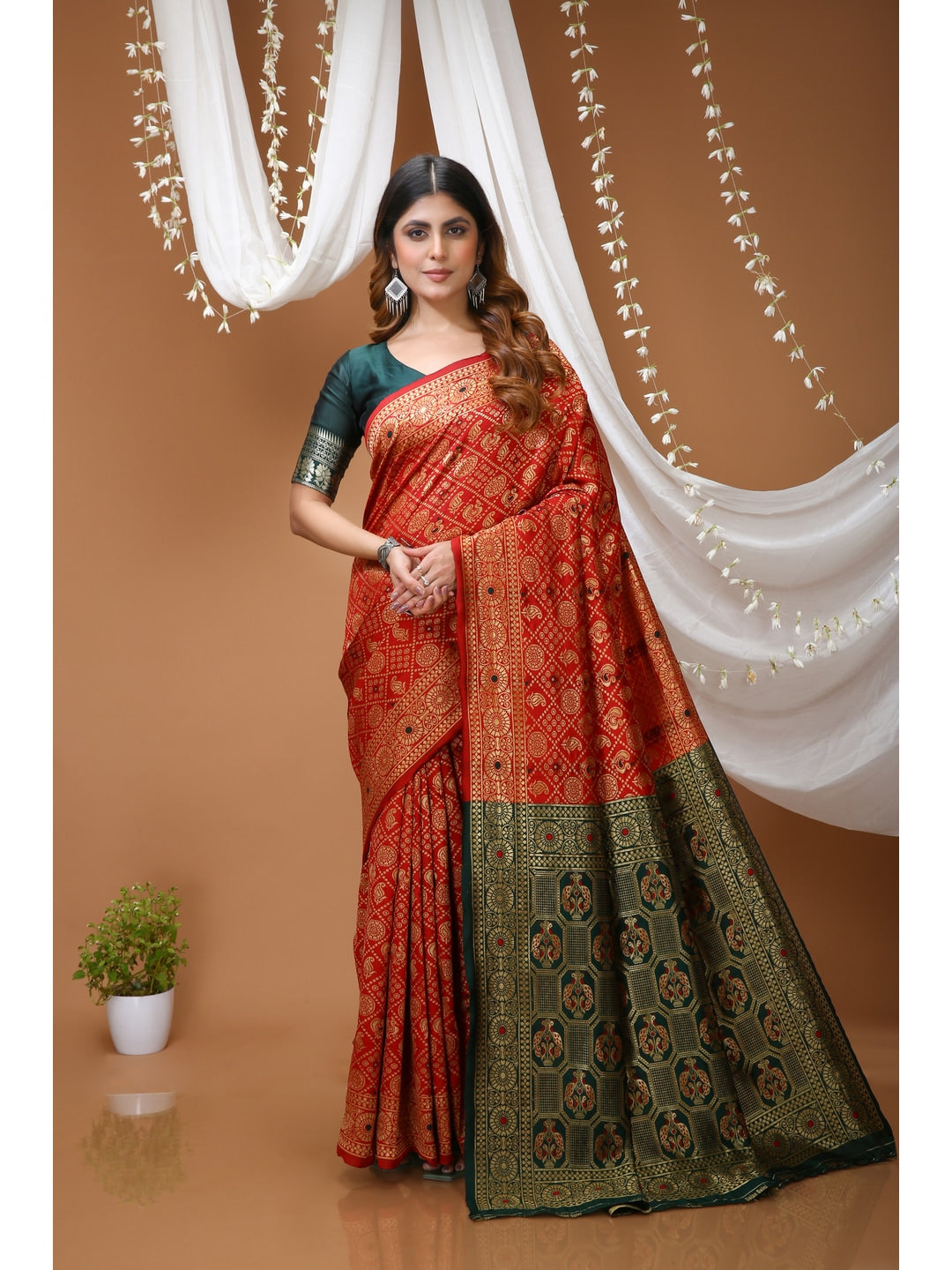 Peachmode Red Jacquard Woven Kanchipuram Silk Saree - Image 1