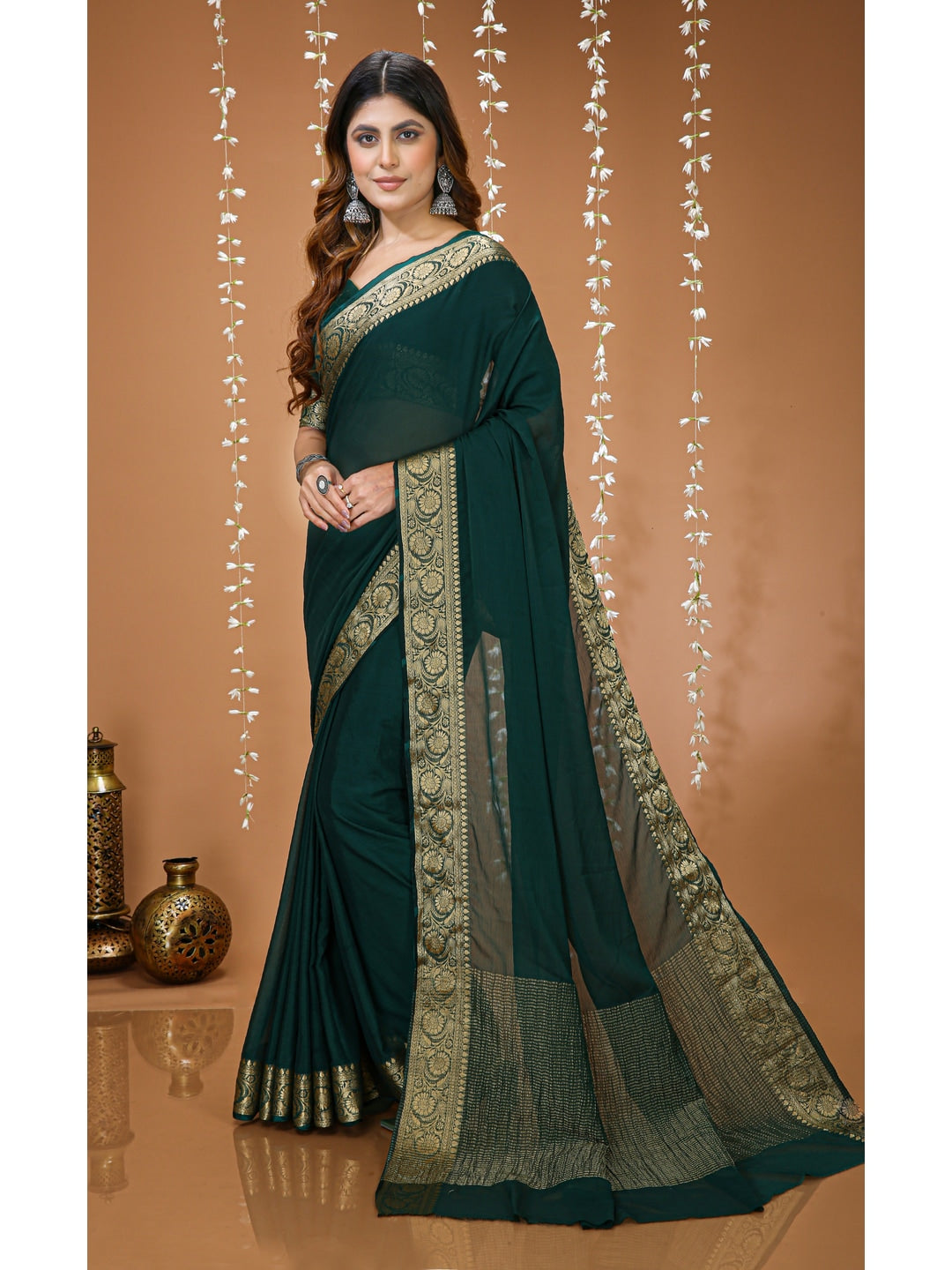 Peachmode Green Zari Woven Silk Blend Saree - Image 2