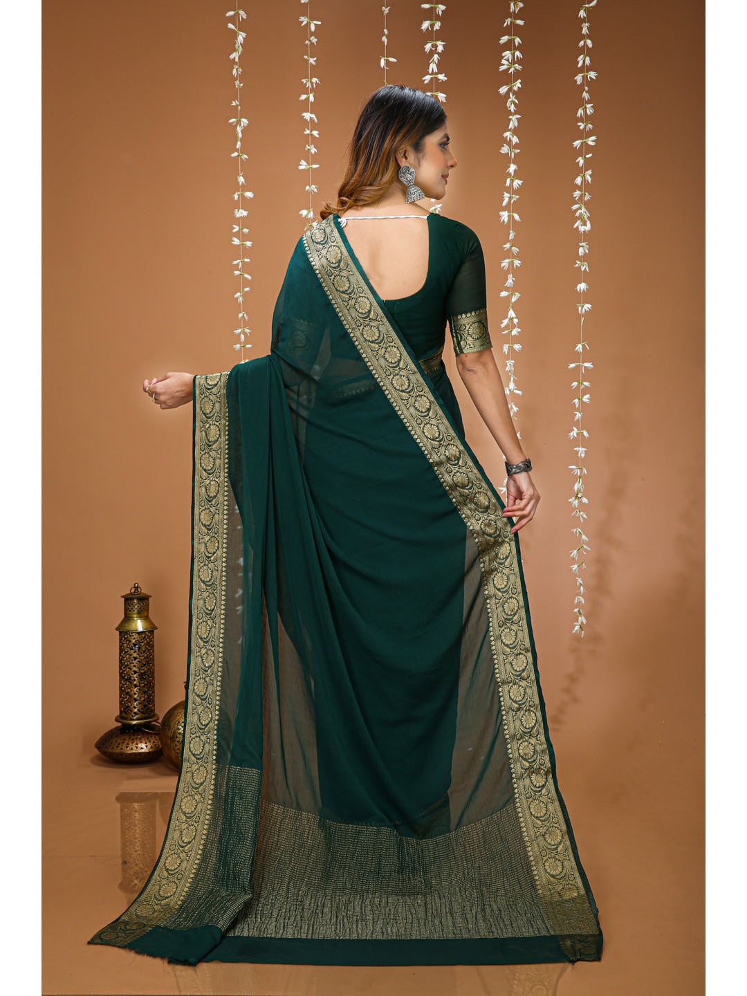 Peachmode Green Zari Woven Silk Blend Saree - Image 3