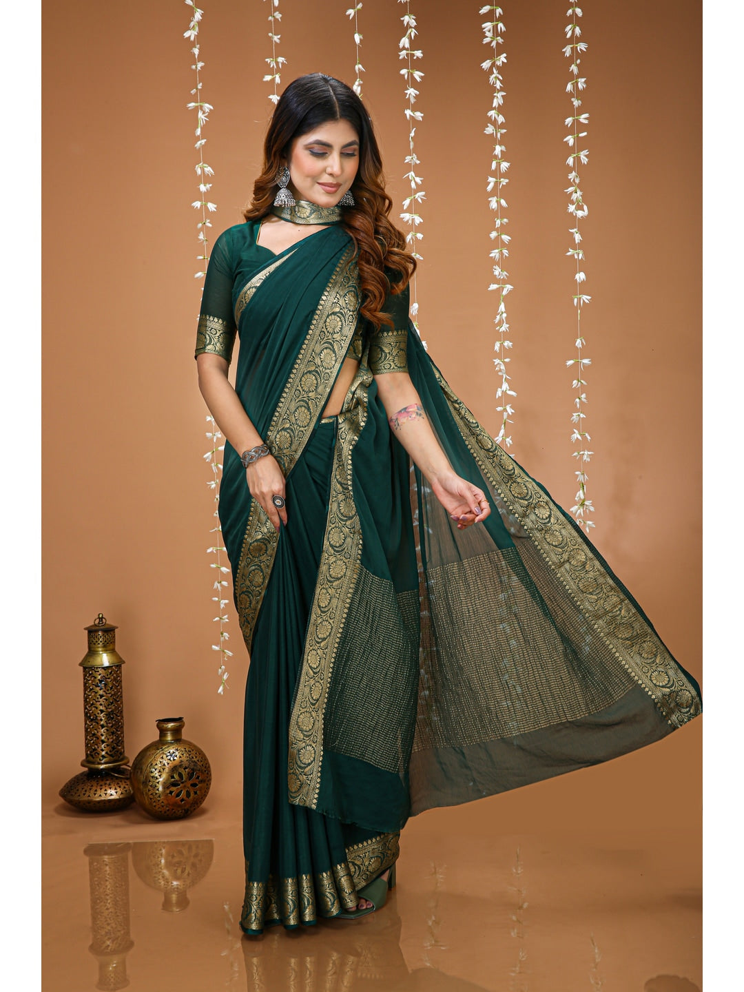 Peachmode Green Zari Woven Silk Blend Saree - Image 4