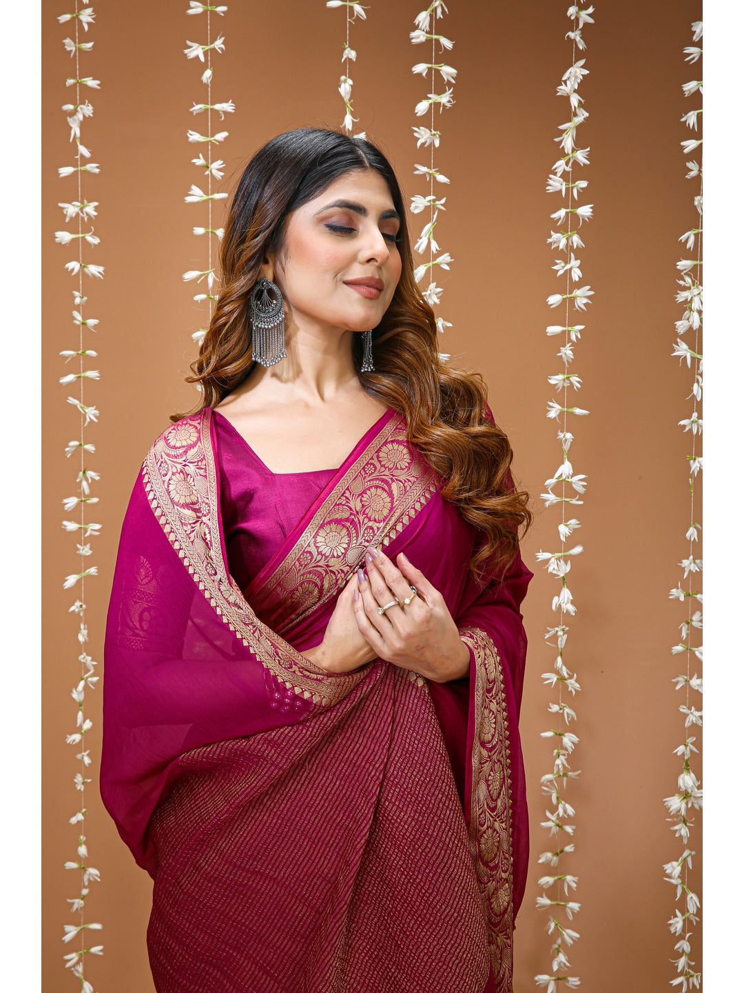 Peachmode Rani Pink Zari Woven Silk Blend Saree - Image 4