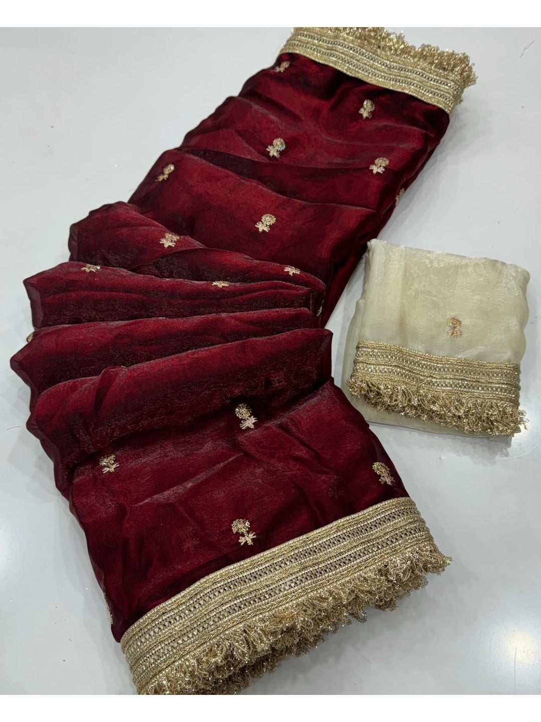 Peachmode Maroon Butti Embroidered Satin Silk Saree - Image 4