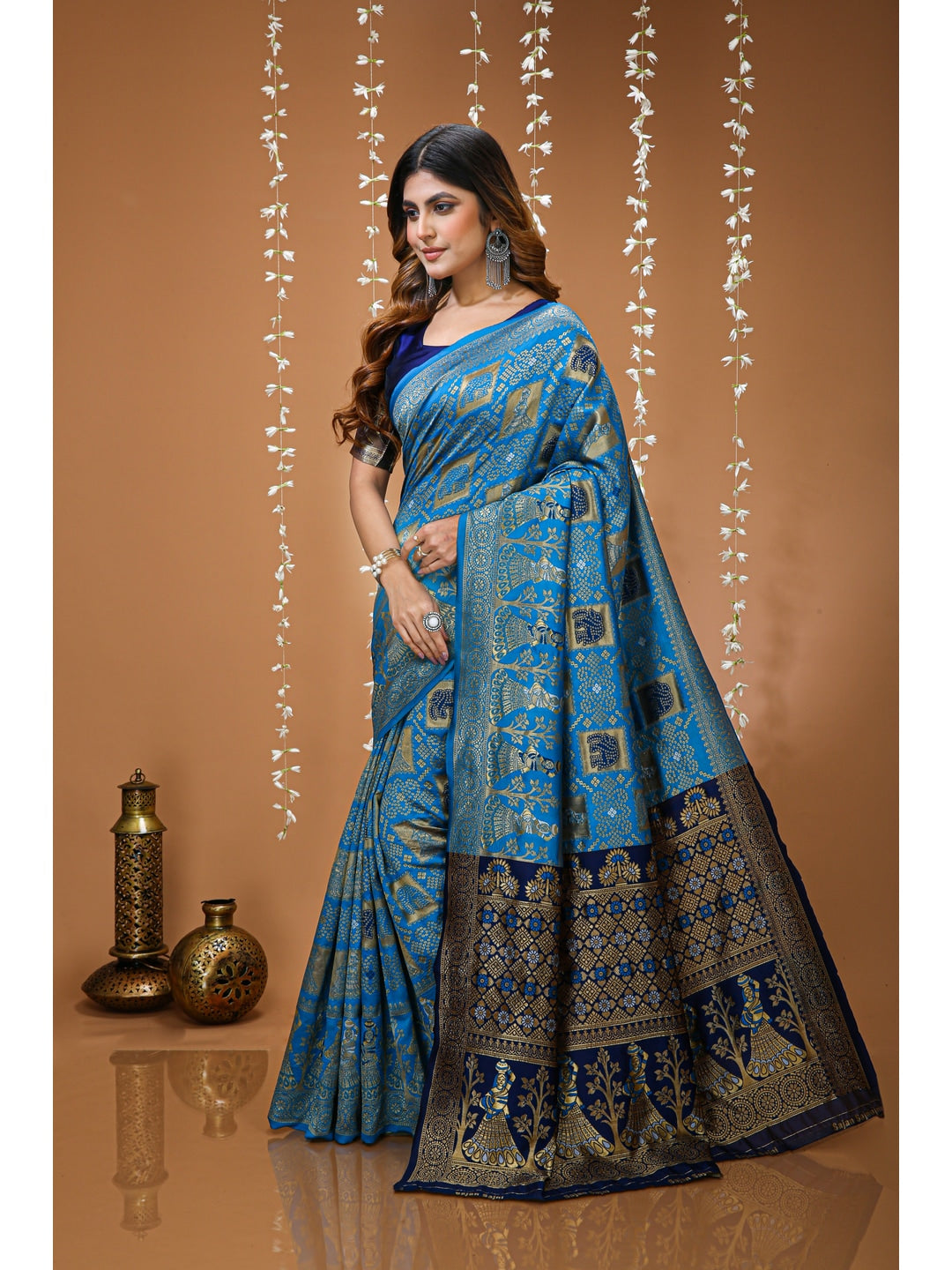 Peachmode Ferozi Jacquard Woven Soft Lichi Silk Kanchipuram Saree - Image 2