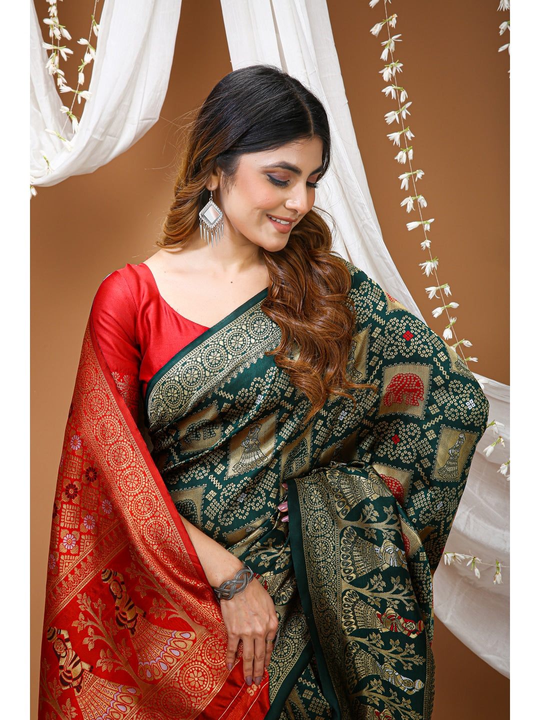 Peachmode Green Jacquard Woven Soft Lichi Silk Kanchipuram Saree - Image 5