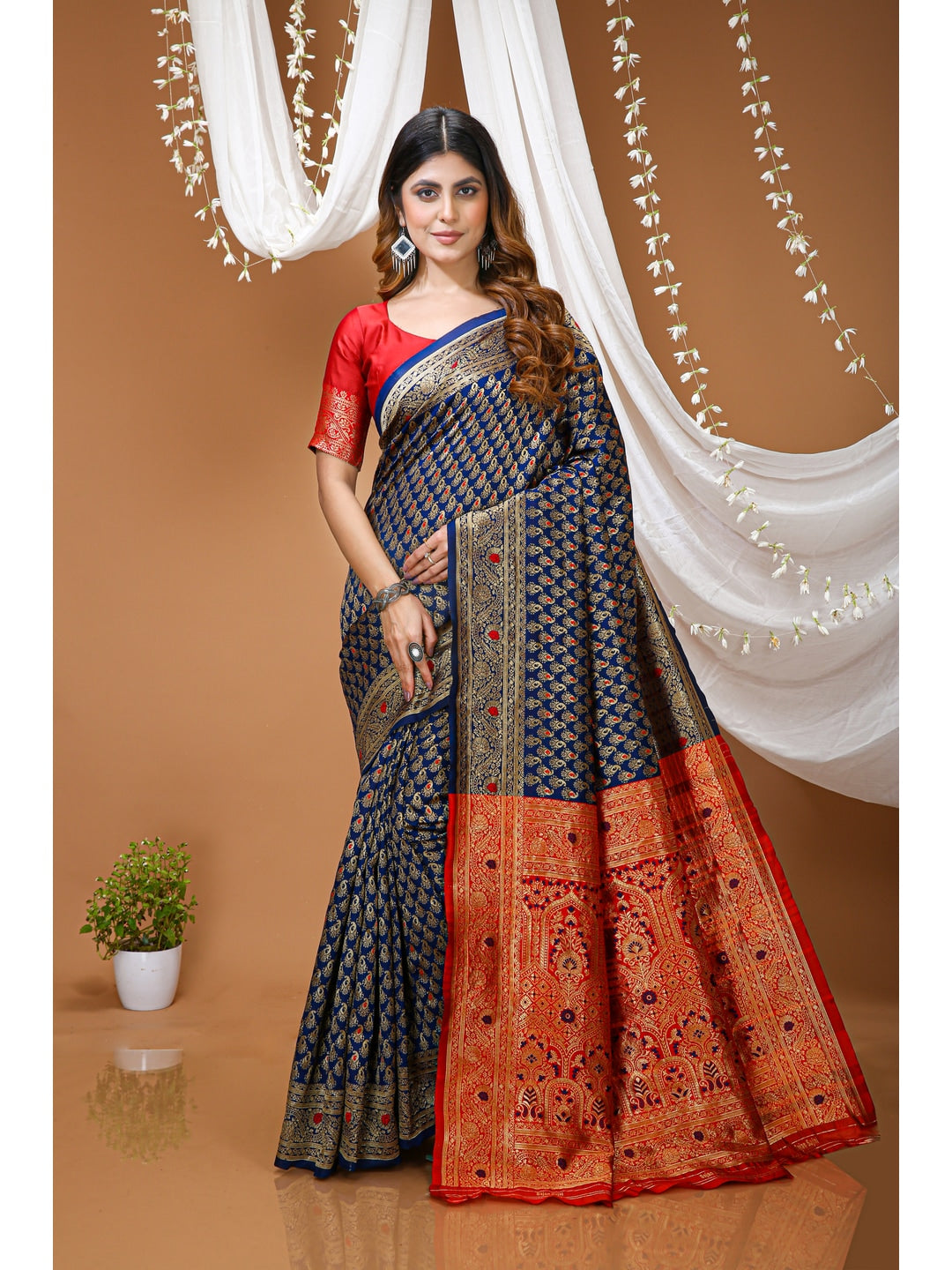 Peachmode Blue Jacquard Woven Soft Silk Kanchipuram Saree - Image 1