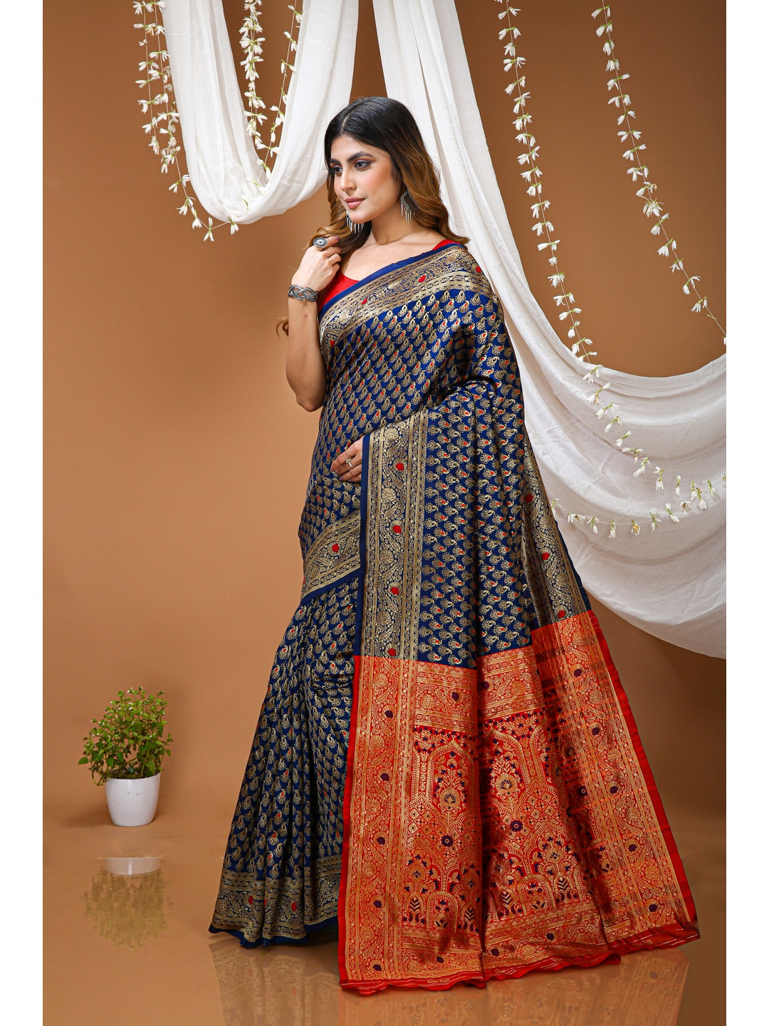 Peachmode Blue Jacquard Woven Soft Silk Kanchipuram Saree - Image 2