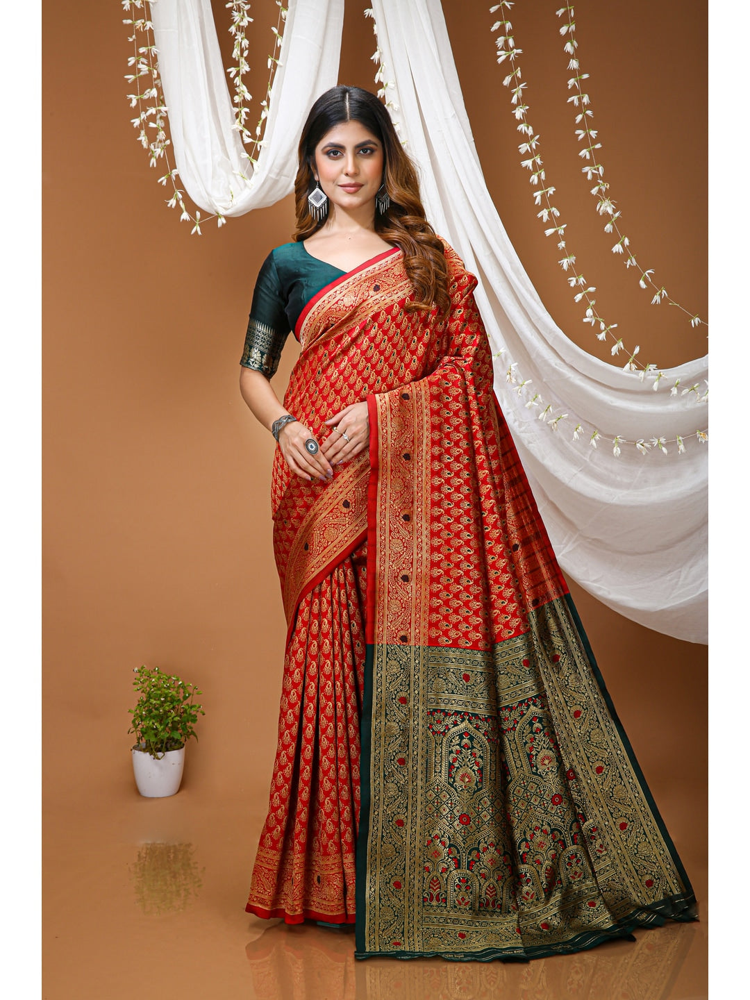 Peachmode Red Jacquard Woven Soft Silk Kanchipuram Saree - Image 1